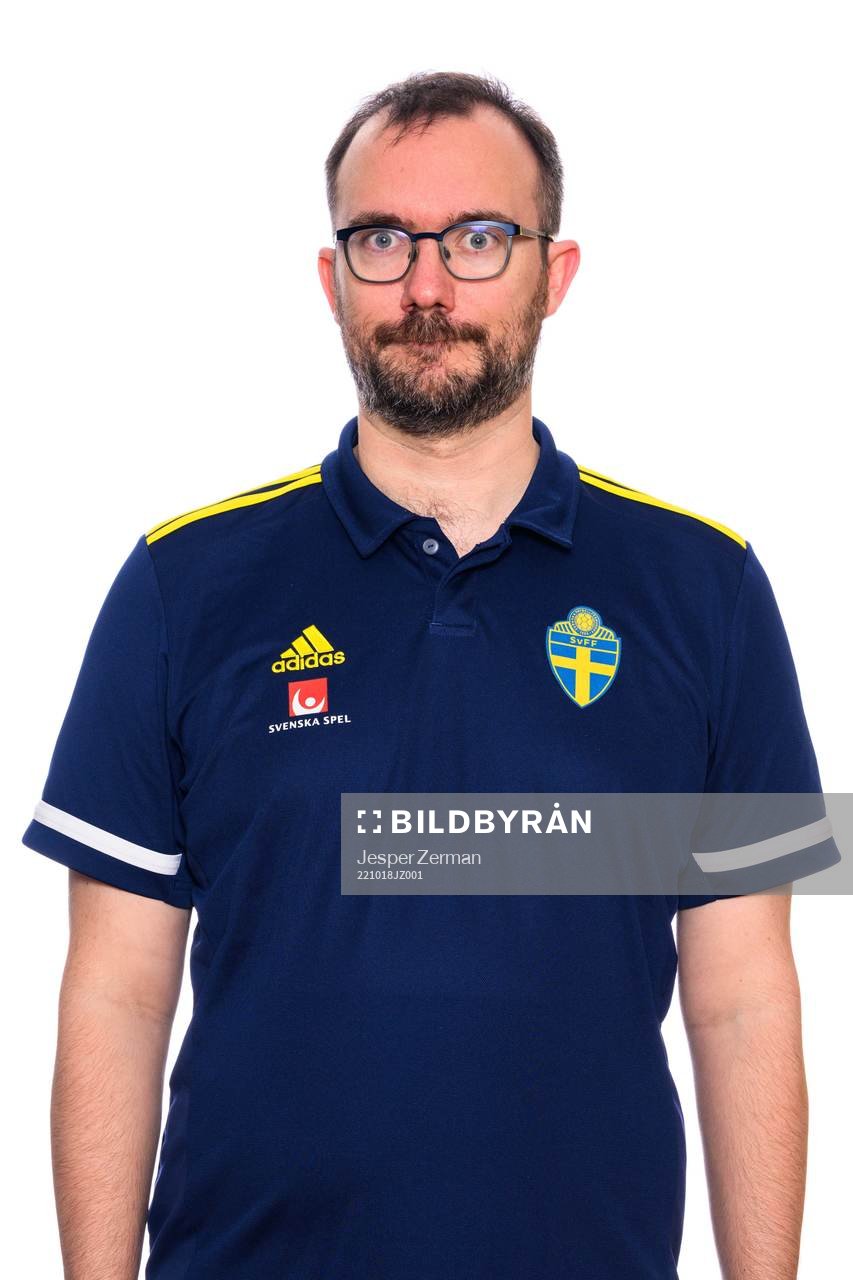Lars Helmersson från Svenska fotbollförbundets styrelse poserar för porträtt den 18 oktober 2022 i Stockholm. 