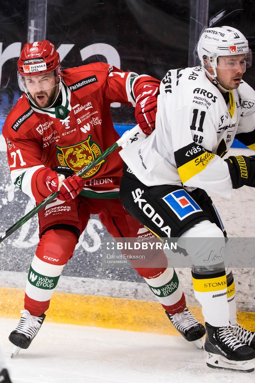 Moras Alexander Mollden och Västeråss Anton Svensson
