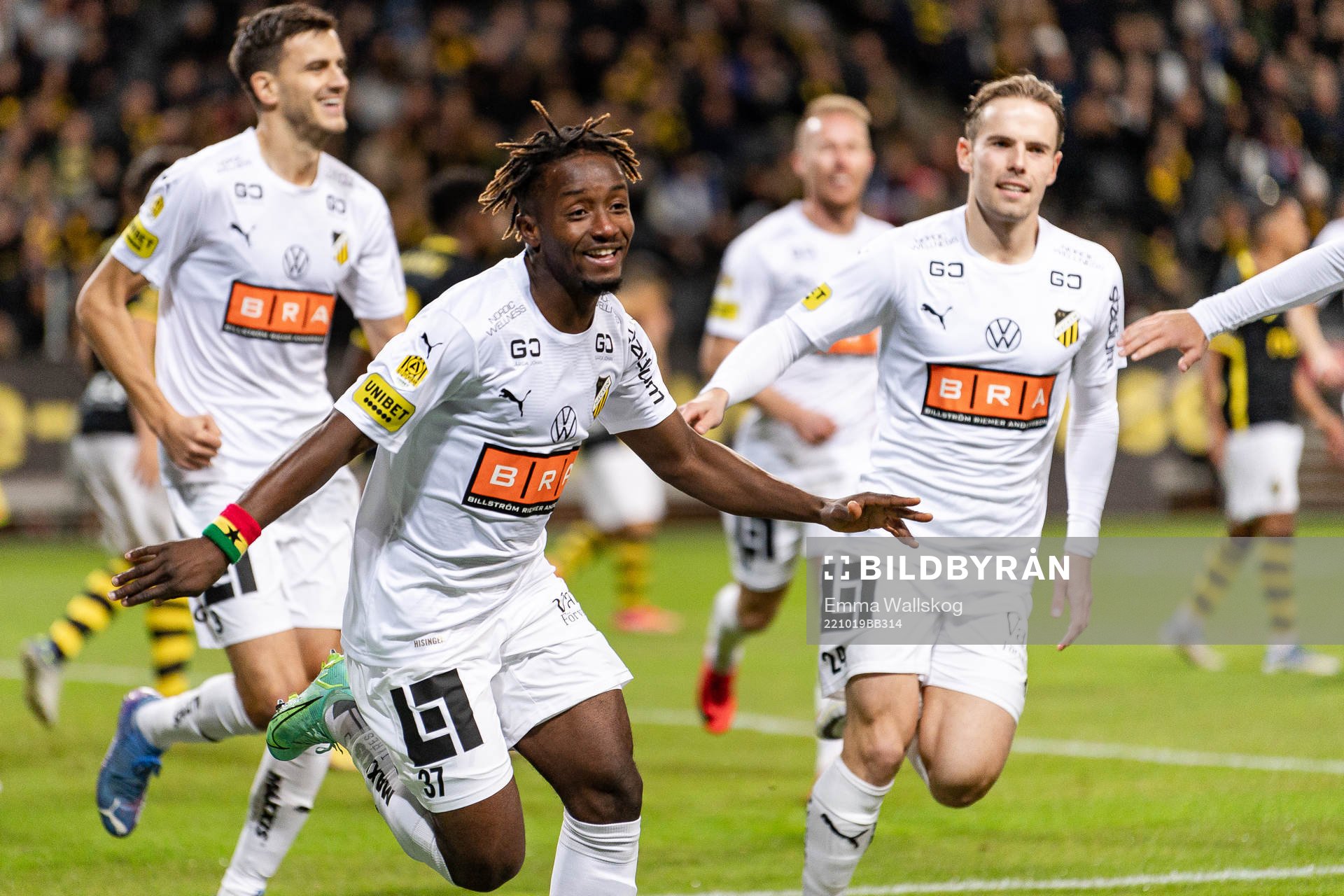 Häckens Ibrahim Sadiq jublar