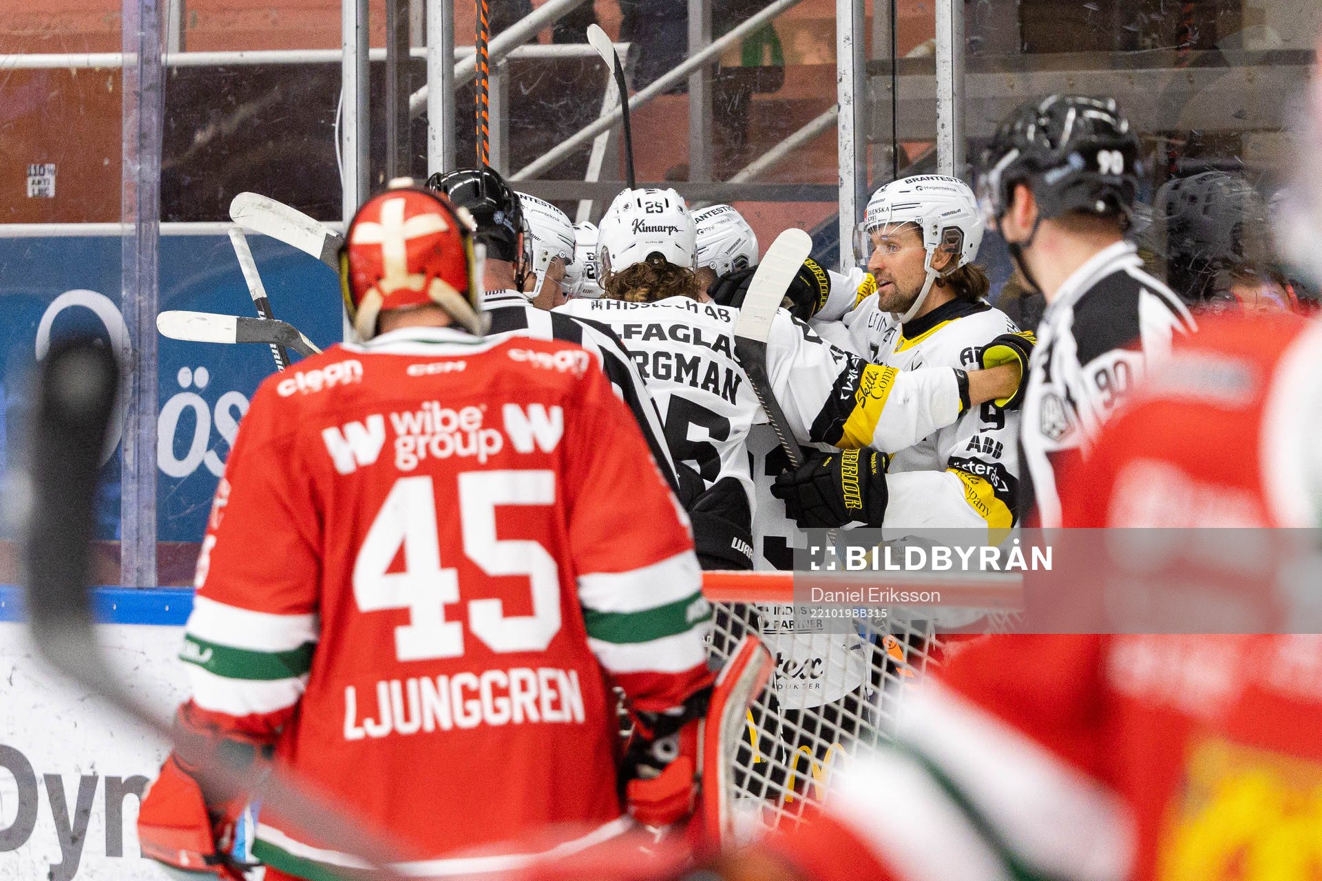 Västerås spelare jublar