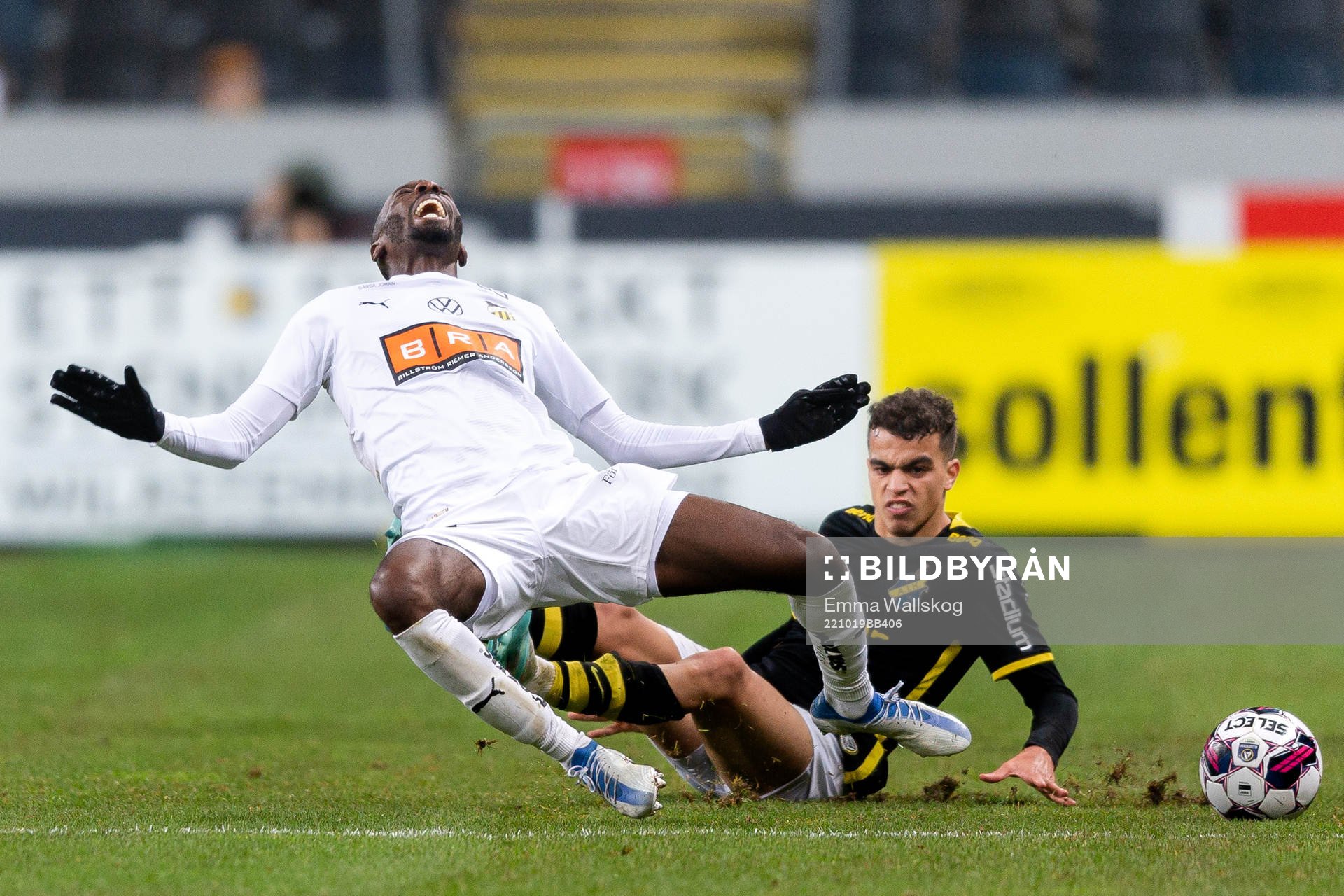 Häckens Blair Sebastian Turgott och AIKs Yasin Ayari