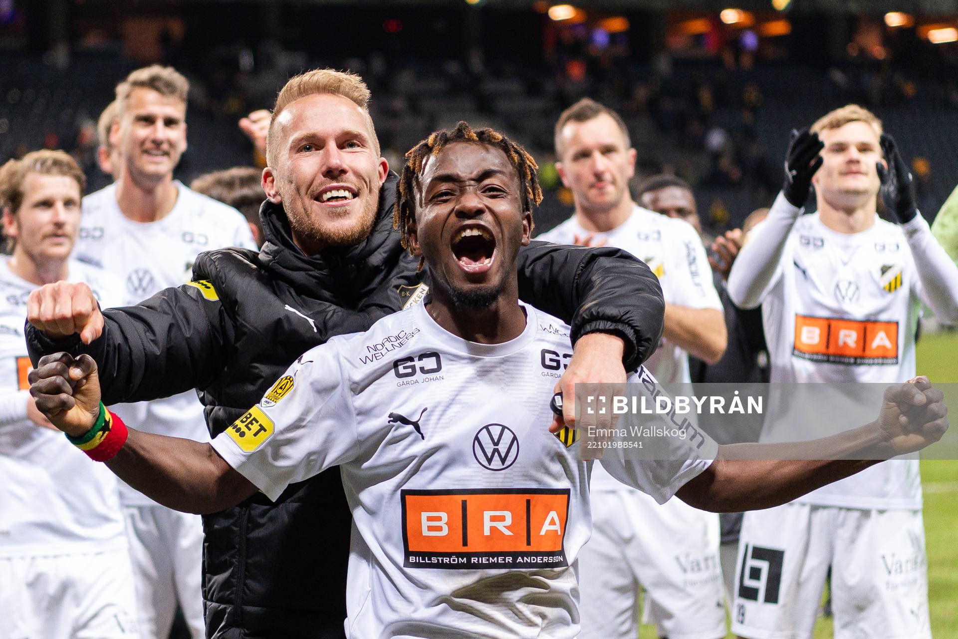 Häckens Mikkel Rygaard Jensen och Ibrahim Sadiq jublar