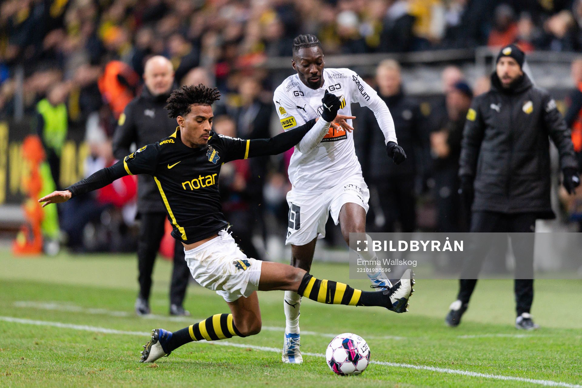 AIKs Jesper Ceesay och Häckens Blair Sebastian Turgott
