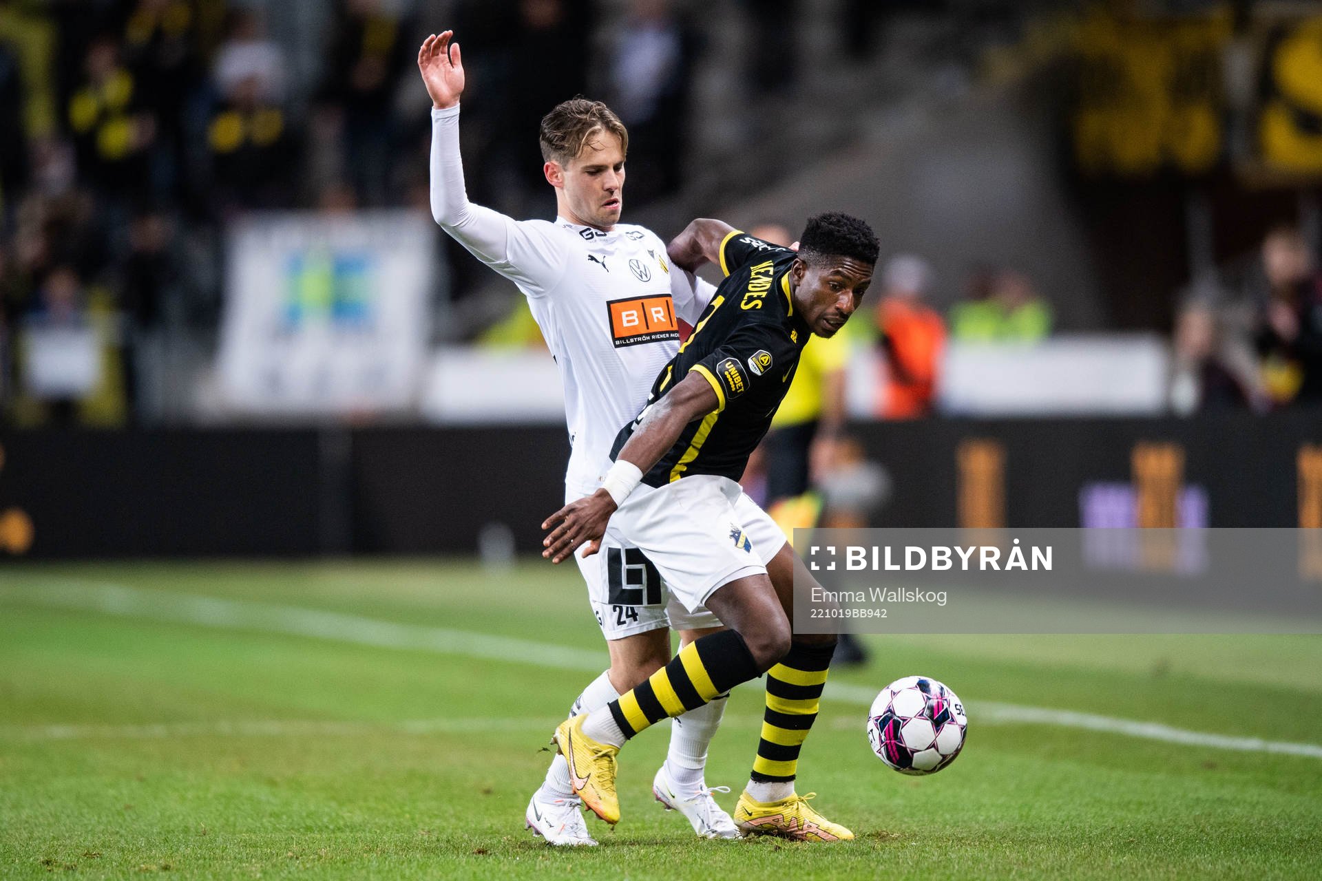 Häckens Lars Olden Larsen och AIKs Josafat Mendes