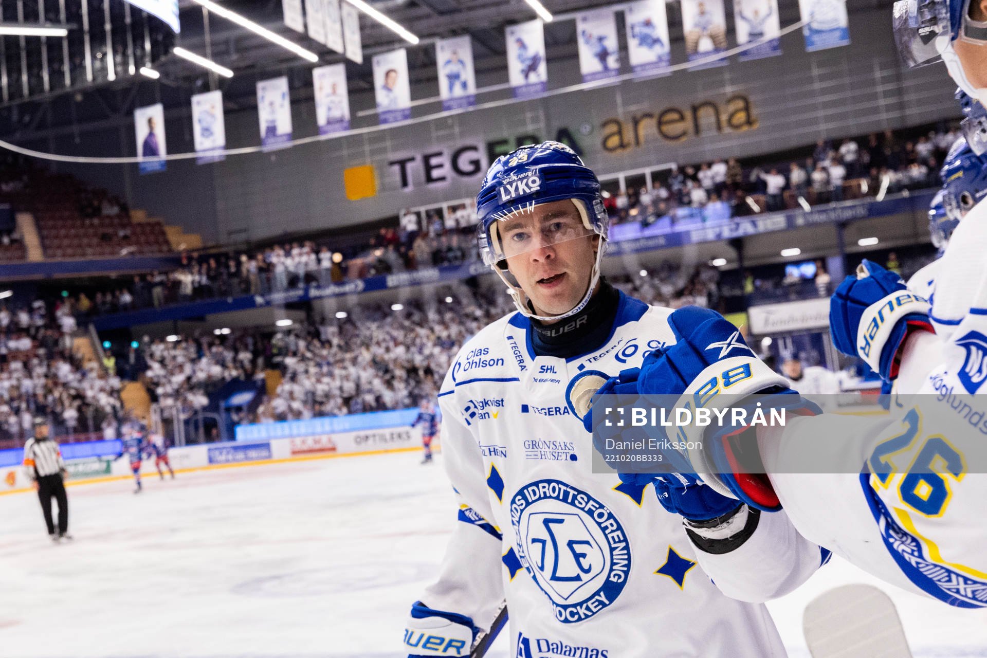 Leksands Mikael Ruohomaa jublar