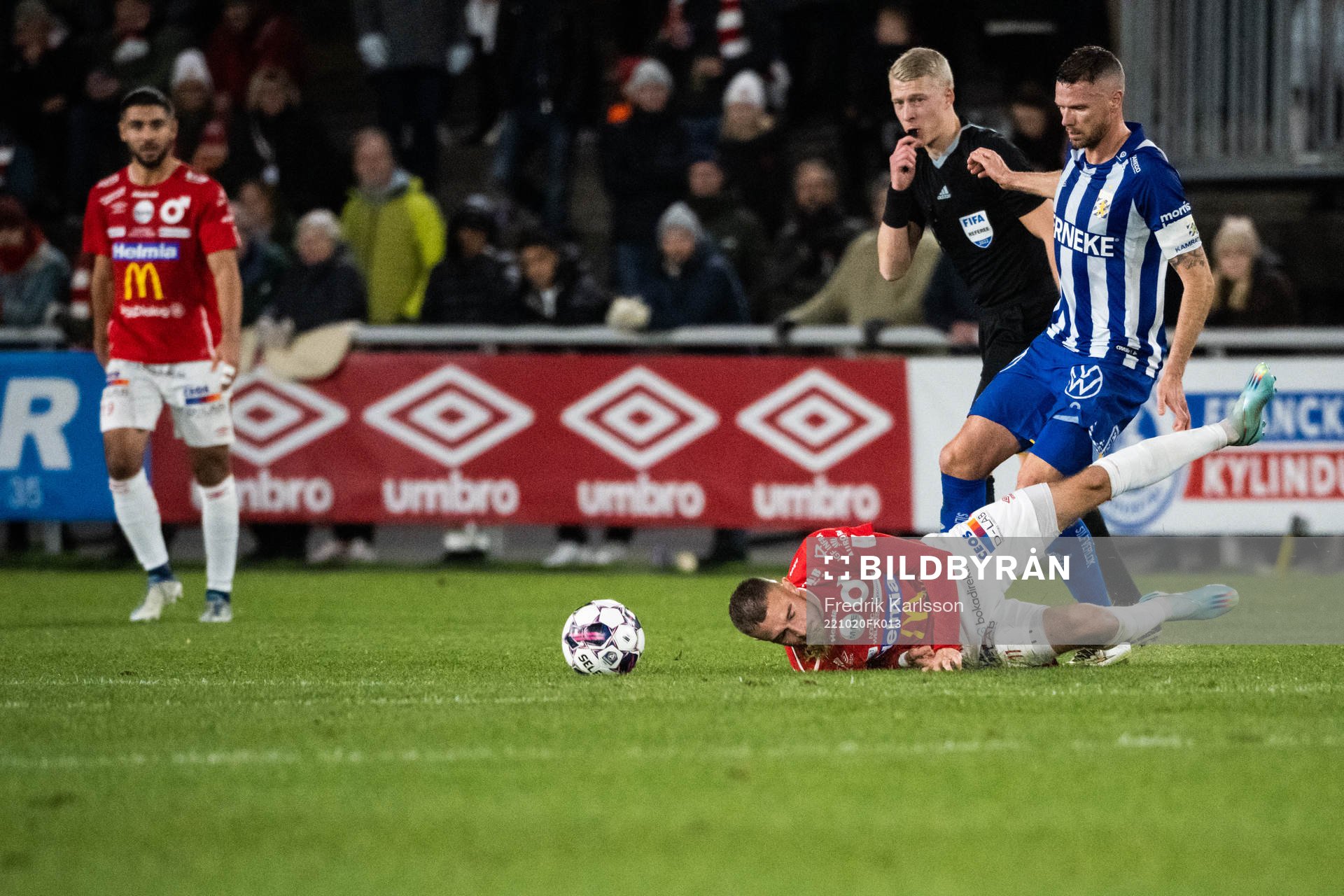 Degerfors Christos Gravius och IFK Göteborgs Marcus Berg