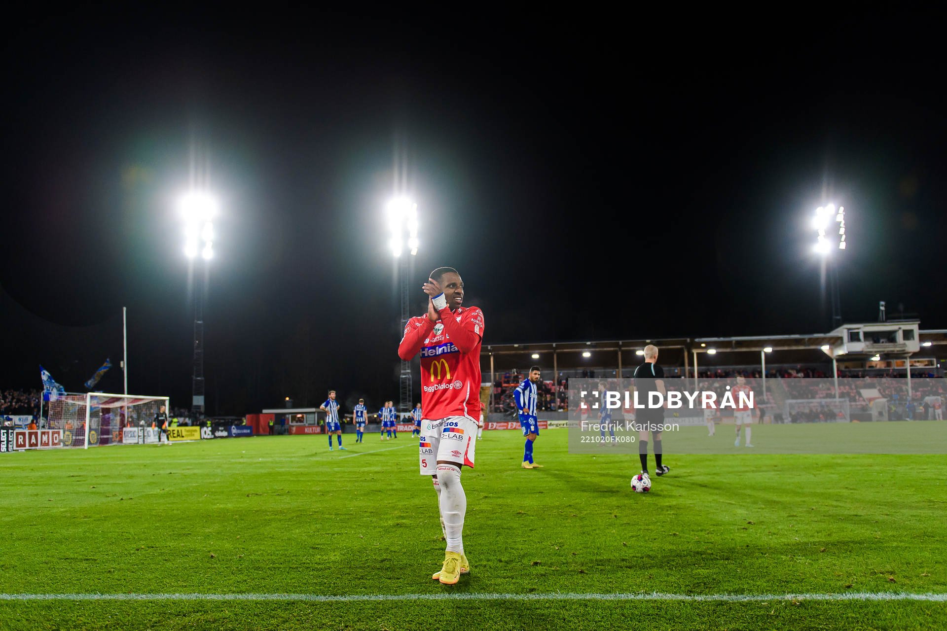 Degerfors Joseph - Claude Agyeman Gyau jublar och tackar