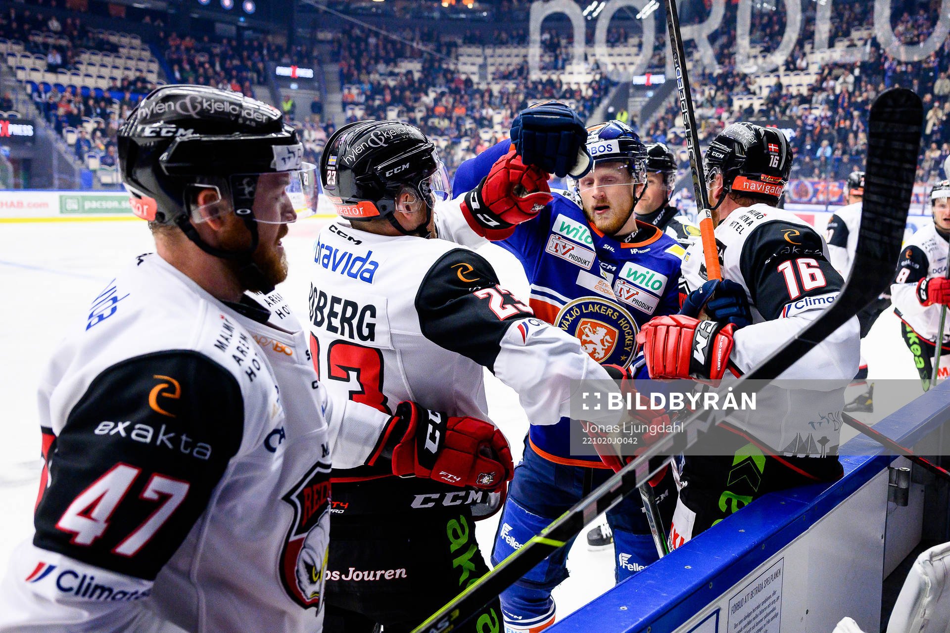 Växjös Joachim Blichfeld mellan Malmö Redhawks