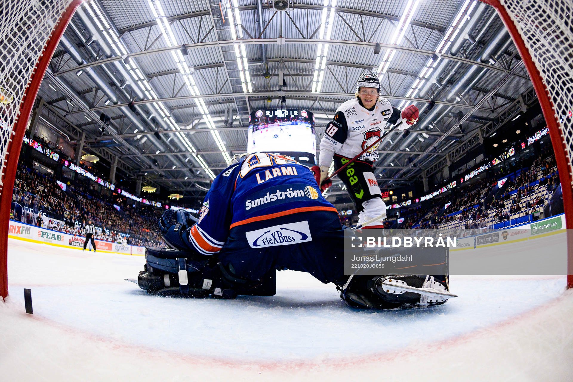Malmö Redhawks Marcus Sylvegård gör mål på straff