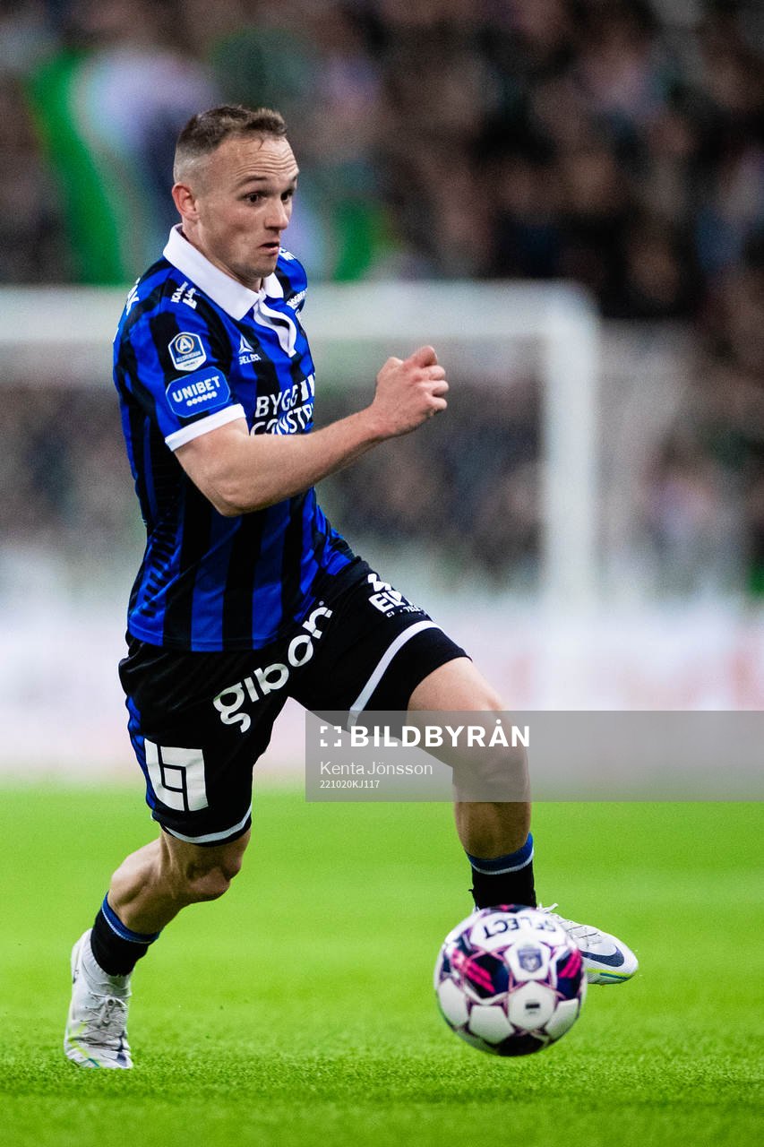 Sirius Aron Bjarnason under fotbollsmatchen i Allsvenskan mellan Hammarby och Sirius den 20 oktober 2022 i Stockholm. 