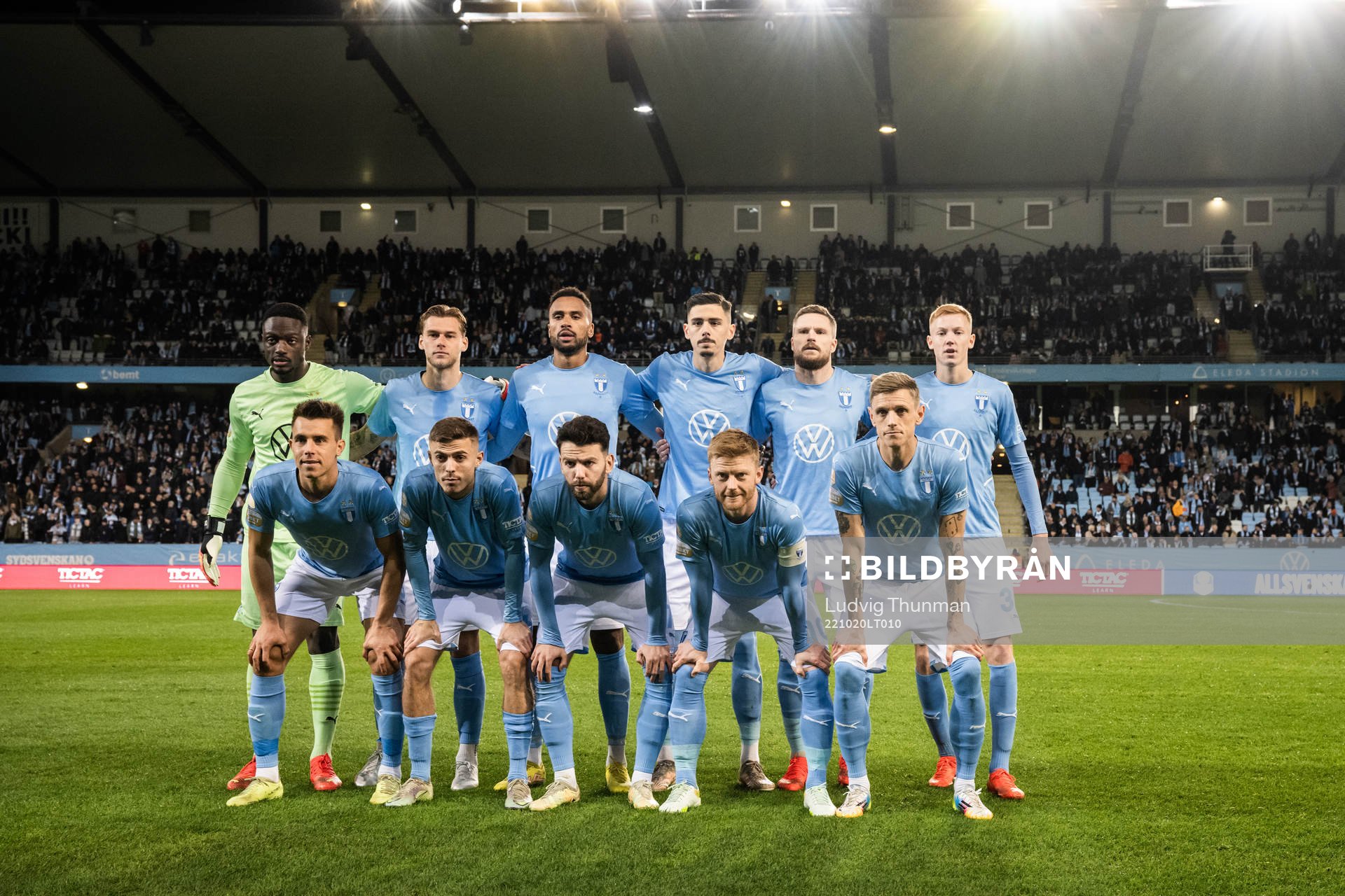 Malmös startelva ställer upp för en lagbild inför fotbollsmatchen i Allsvenskan mellan Malmö FF och Djurgården den 20 oktober 2022 i Malmö. 