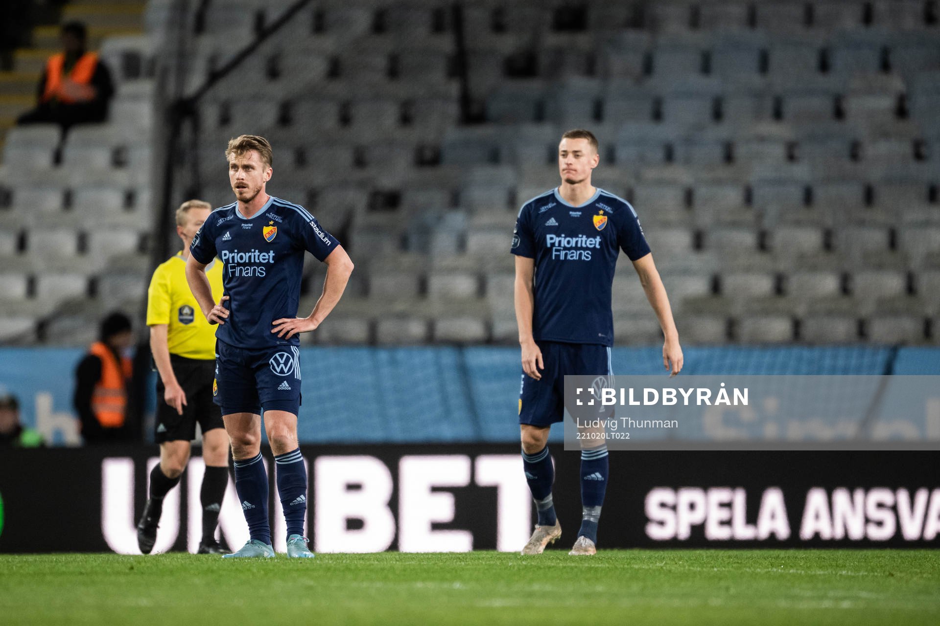 Djurgårdens Rasmus Schuller och Jesper Löfgren deppar