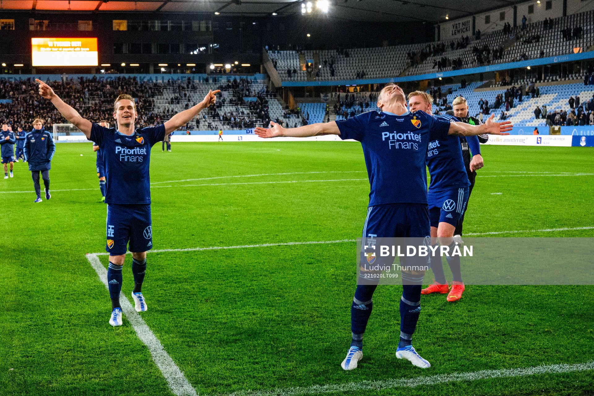 Djurgårdens Hampus Finndell och Haris Radetinac jublar