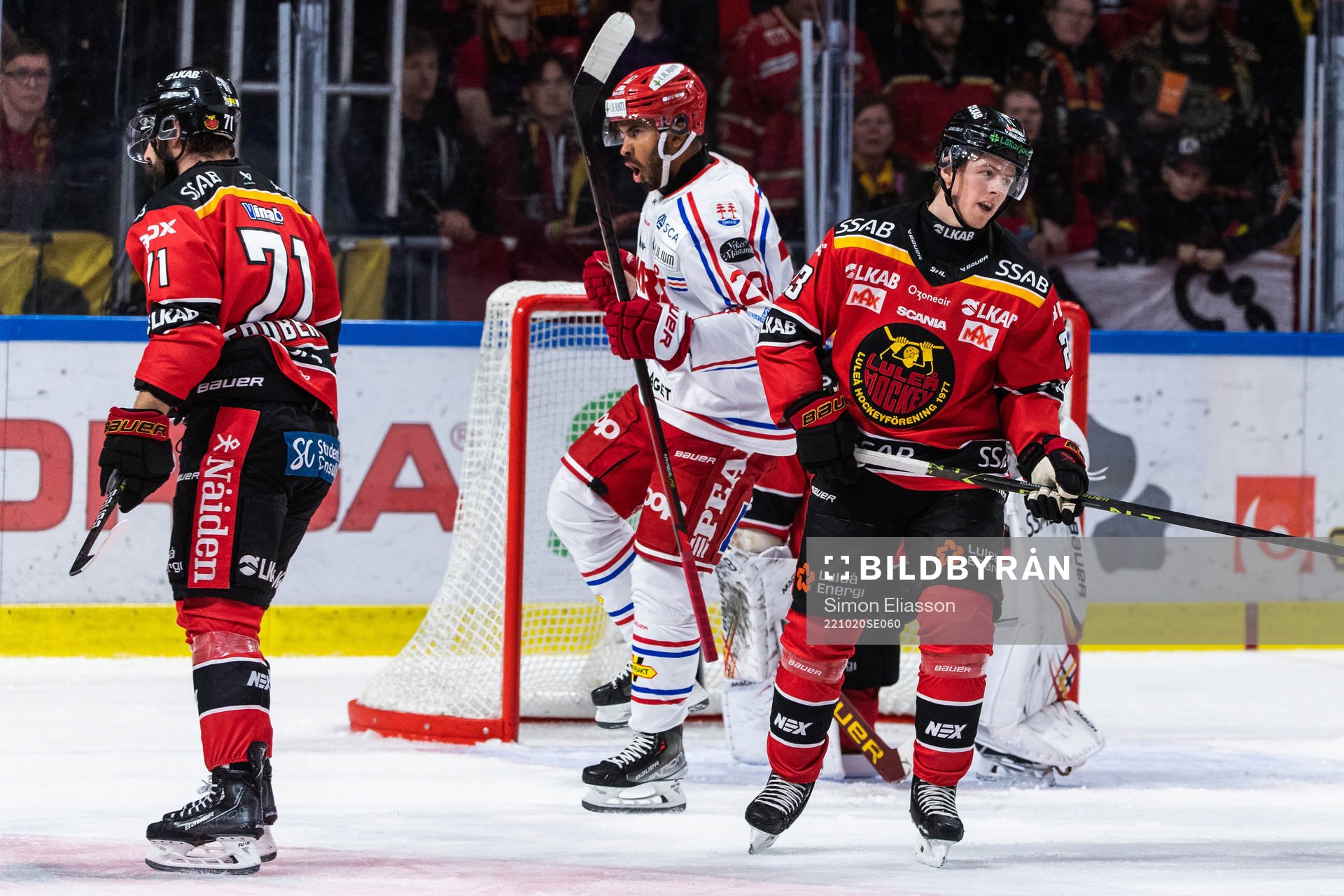 Timrås Jeremy Boyce-Rotevall jublar och Luleås Jesper