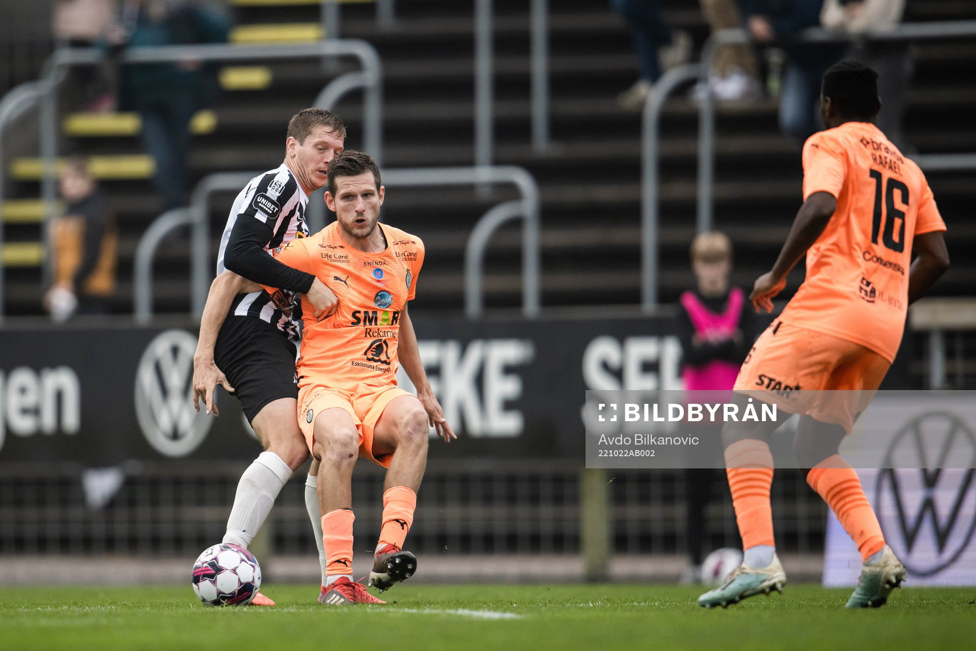 Landskronas Philip Andersson och AFC Eskilstunas Ashley