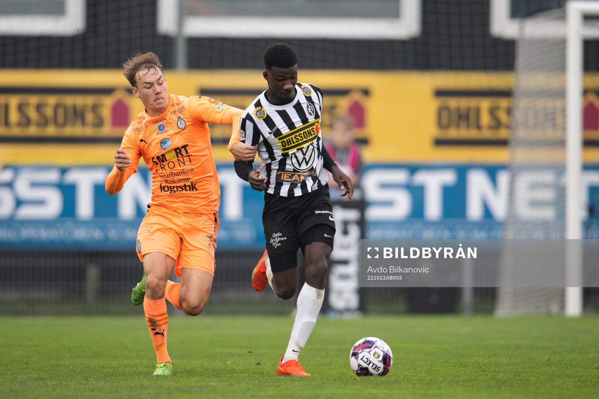 Landskronas Ousmane Diawara och AFC Eskilstunas Anton