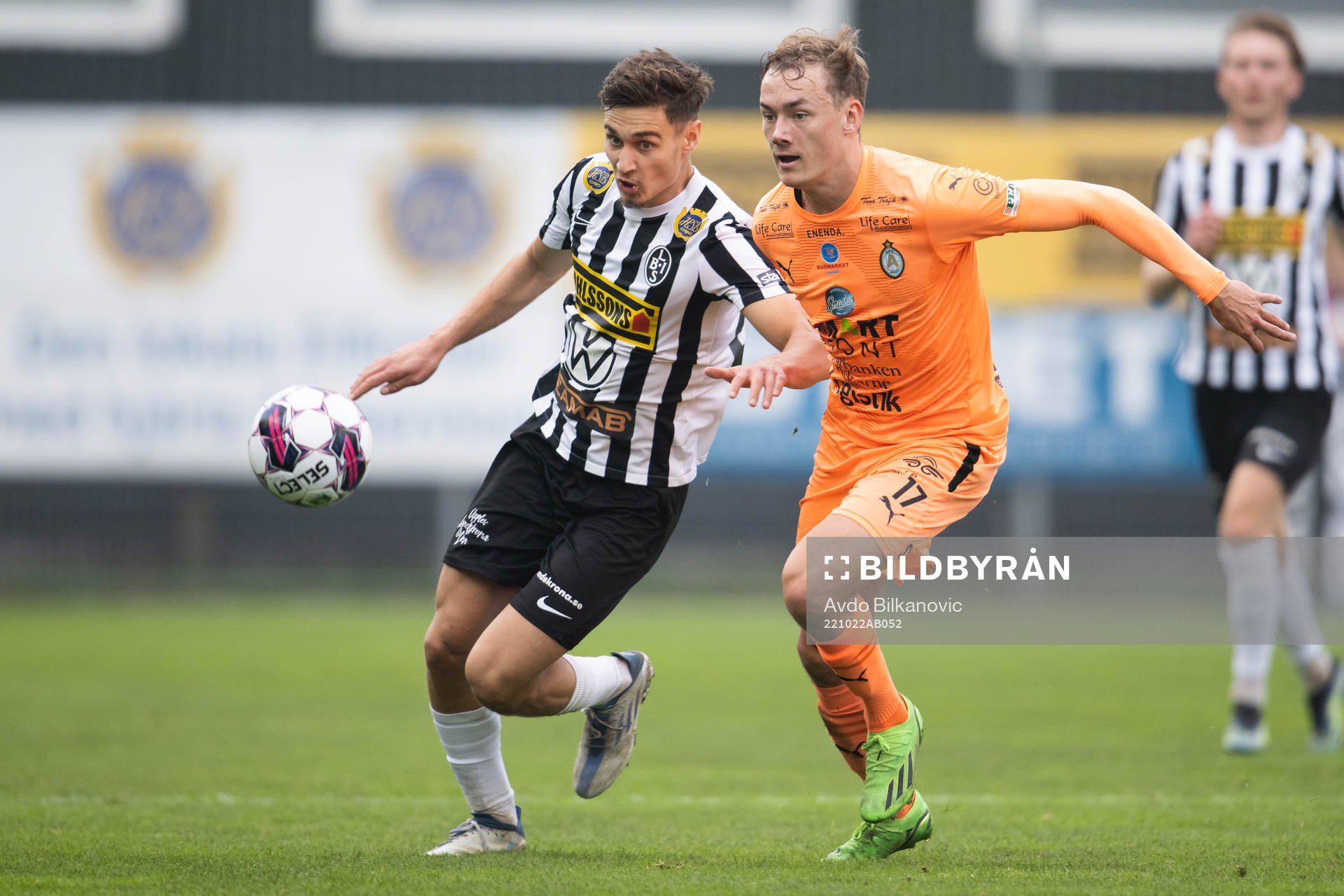 Landskronas Camil Jebara och AFC Eskilstunas Anton Ekeroth