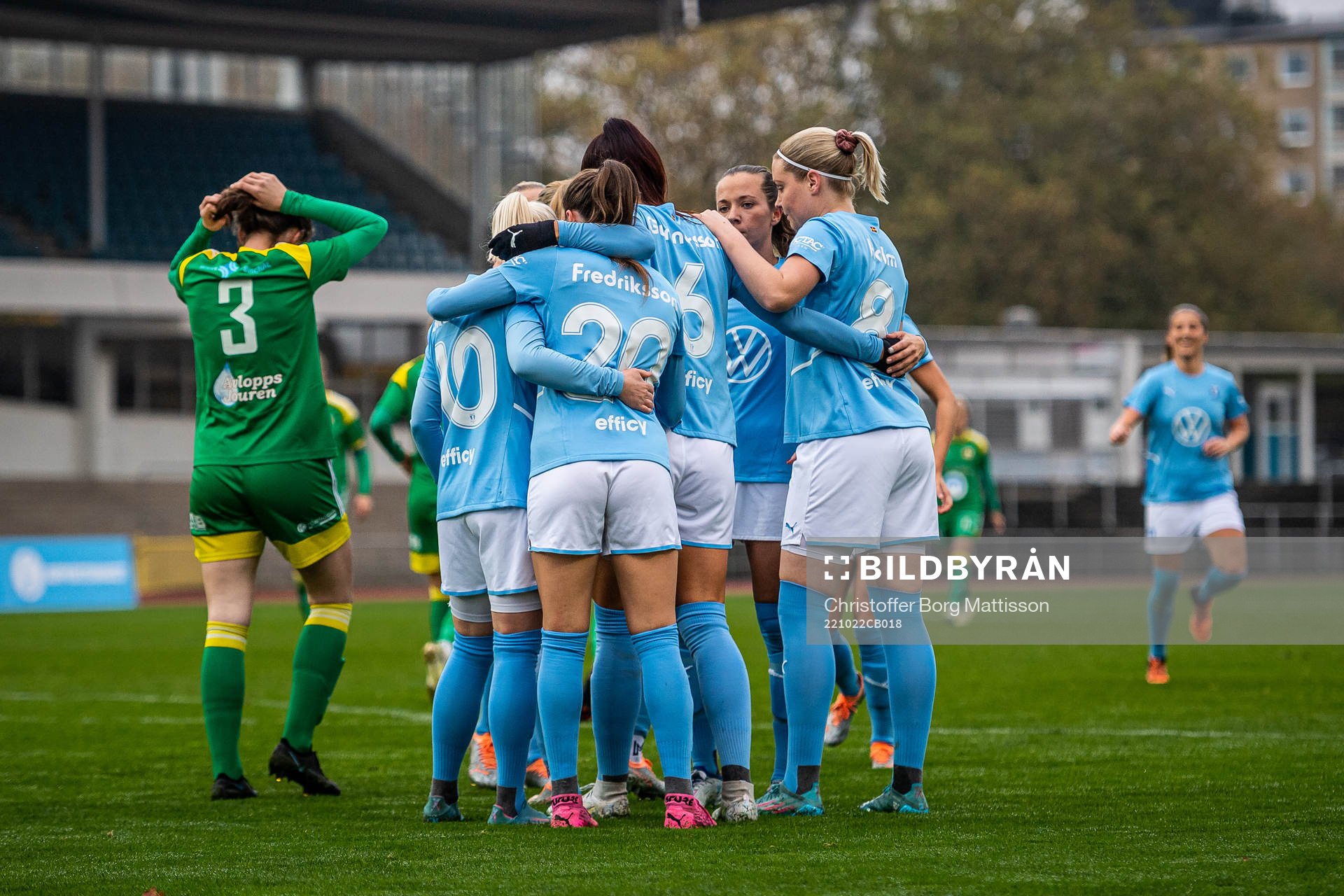 Malmö FFs Malin Gunnarsson jublar med lagkamrater