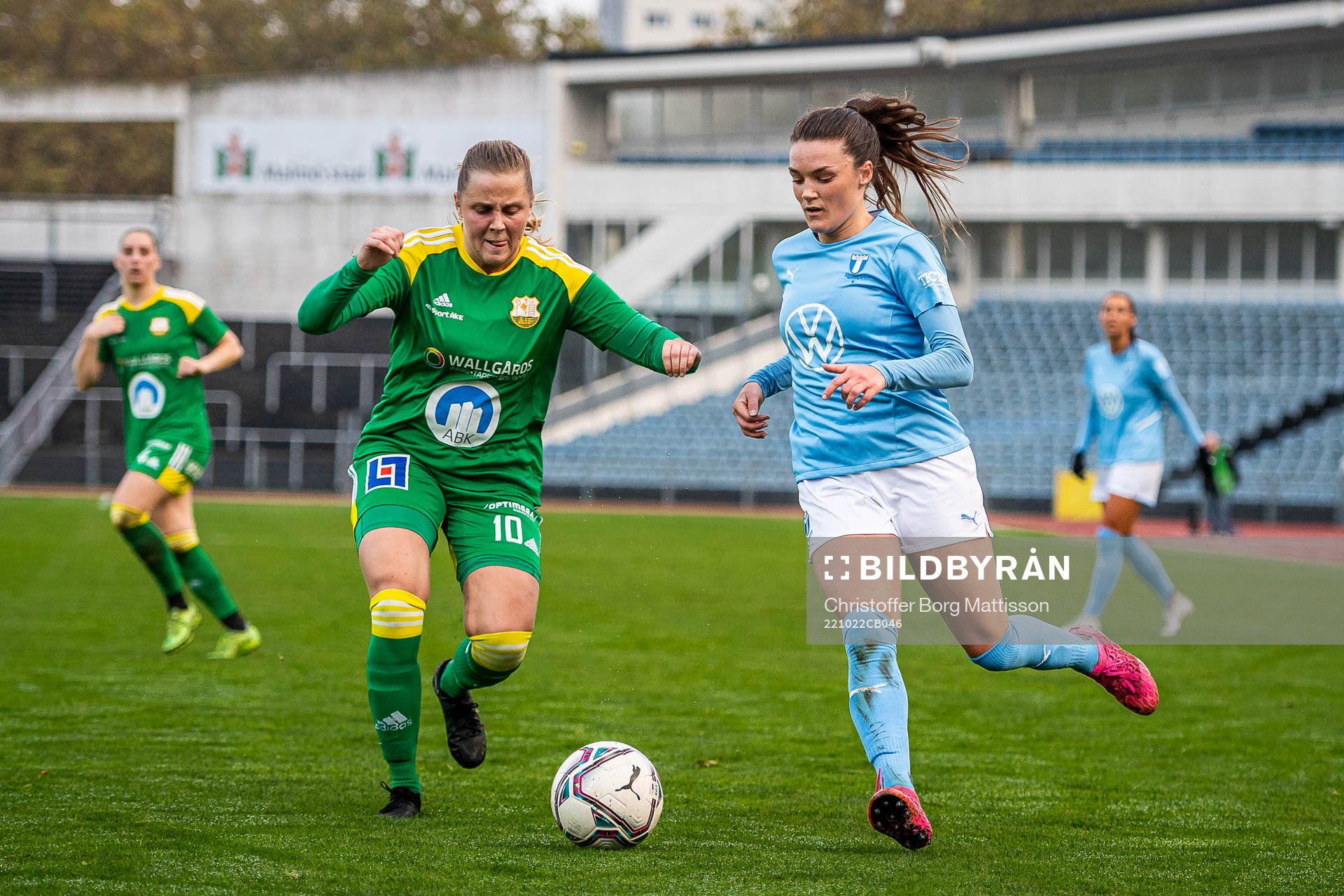 Åhus Matilda Andersson och Malmö FFs Saga Fredriksson