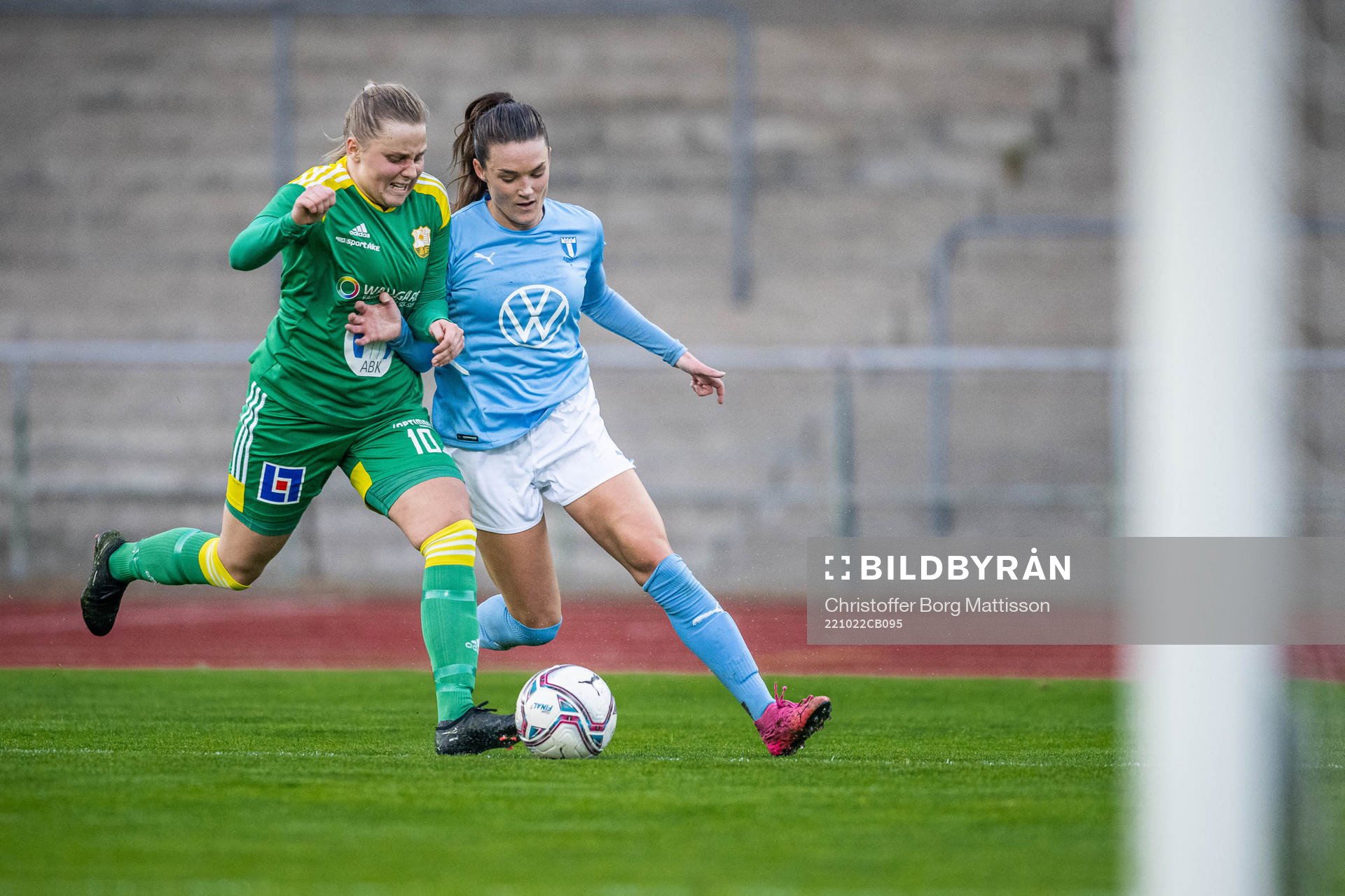 Åhus Matilda Andersson och Malmö FFs Saga Fredriksson