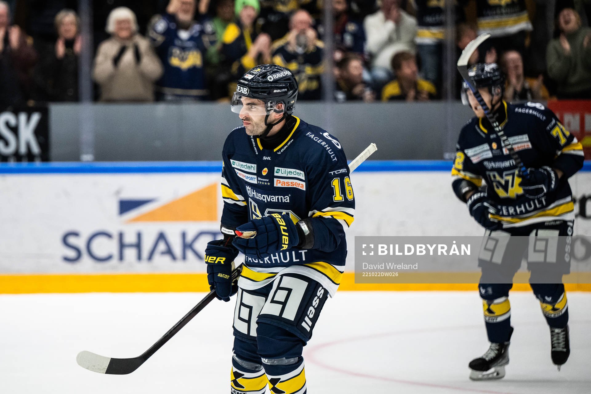 HV71s Joseph Laleggia jublar