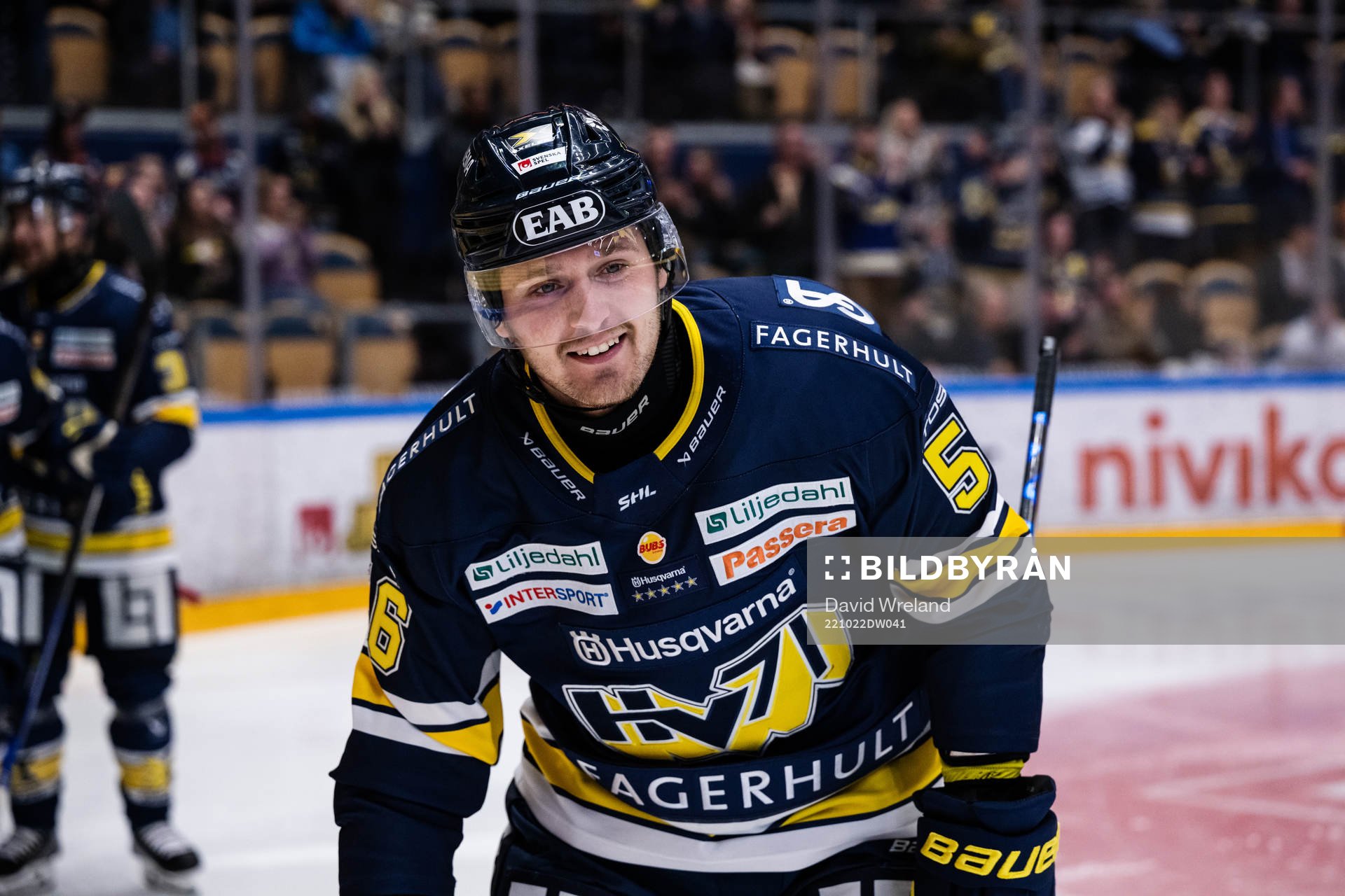 HV71s Fredrik Forsberg jublar