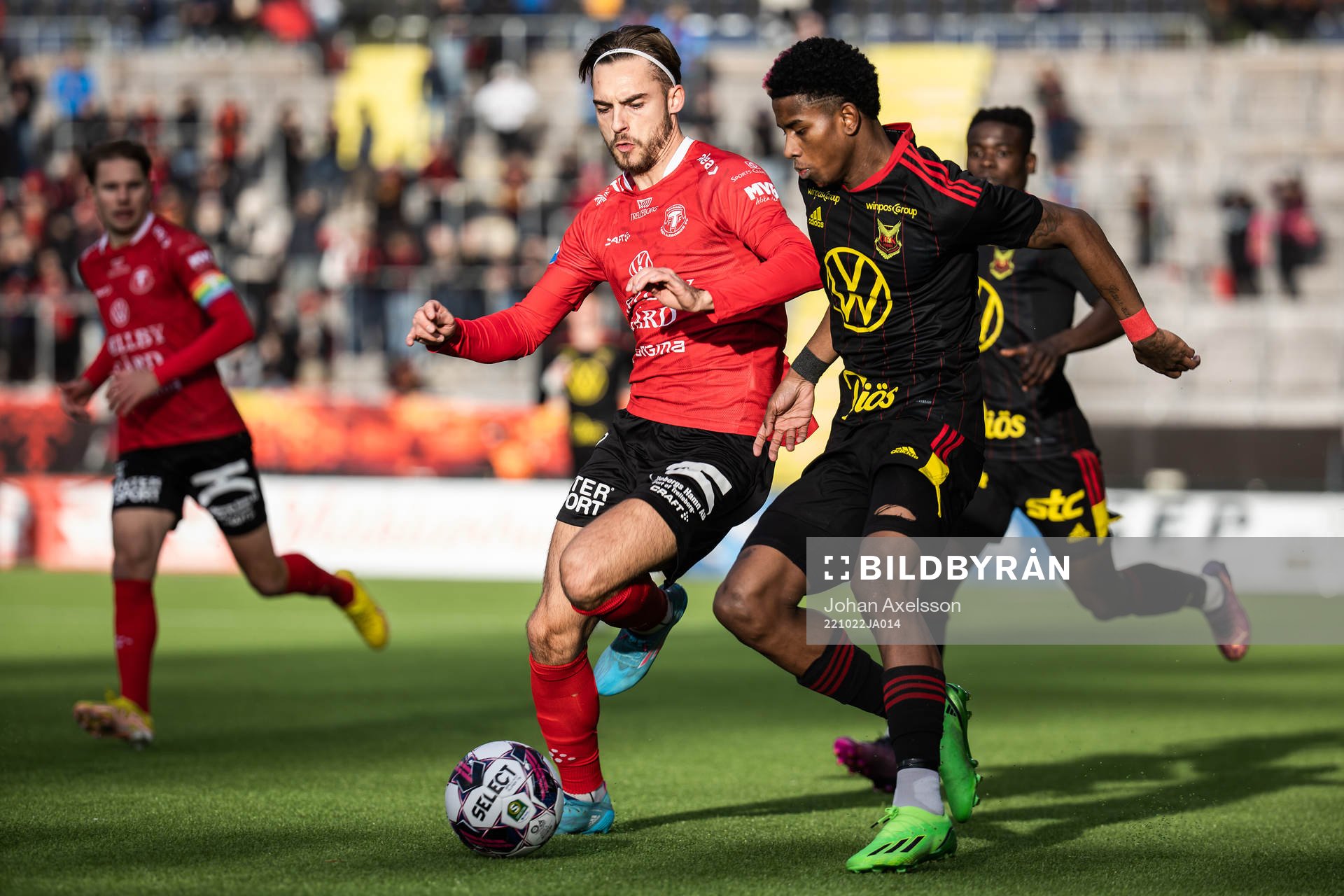 Trelleborgs Felix Hörberg och Östersunds Chovanie