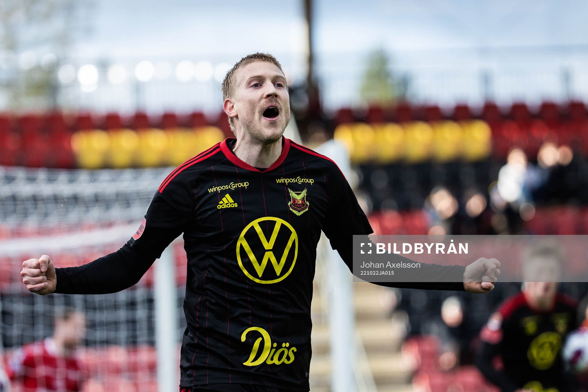 Östersunds Simon Kroon jublar