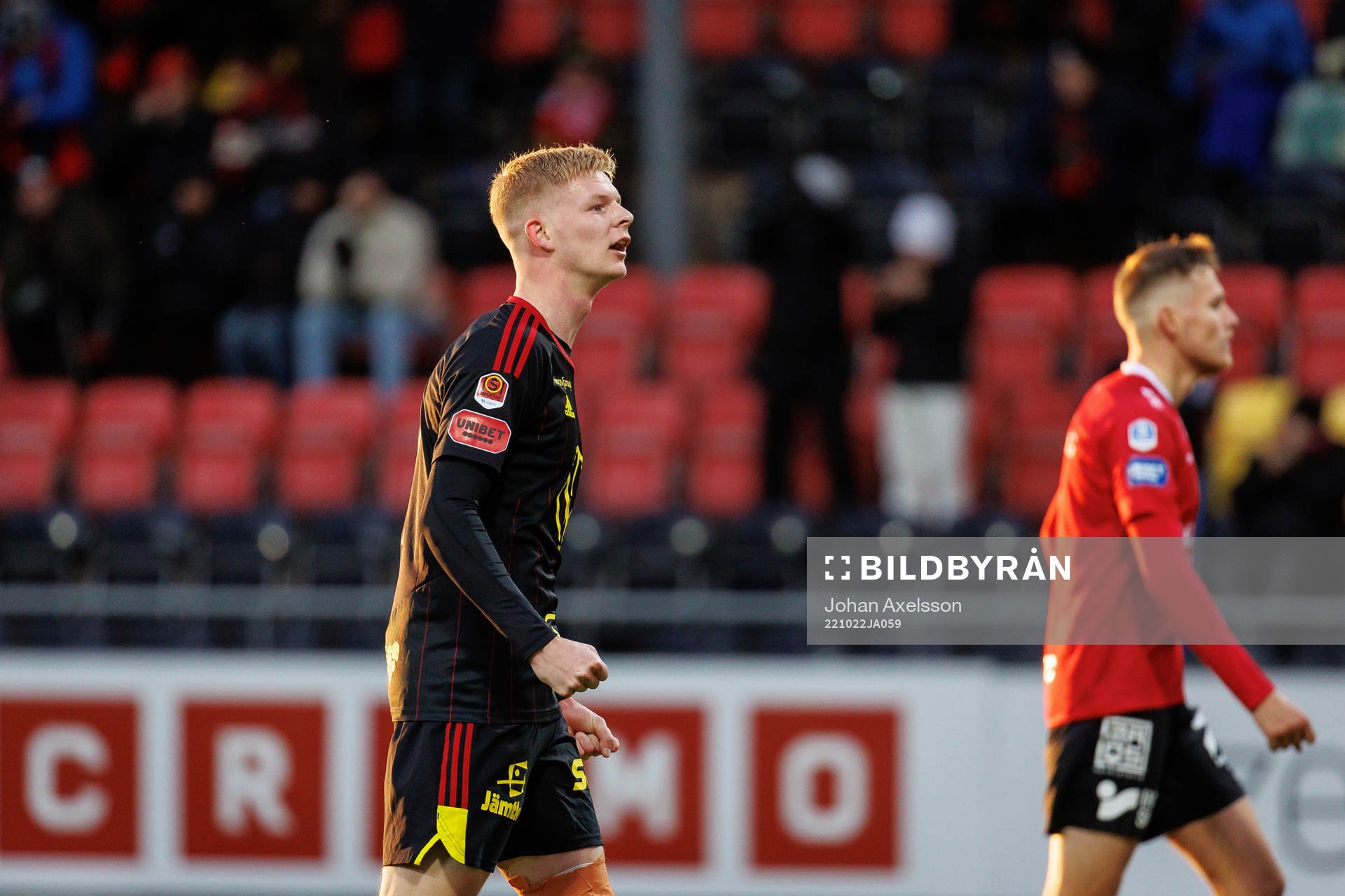 Östersunds Malcolm Stolt jublar