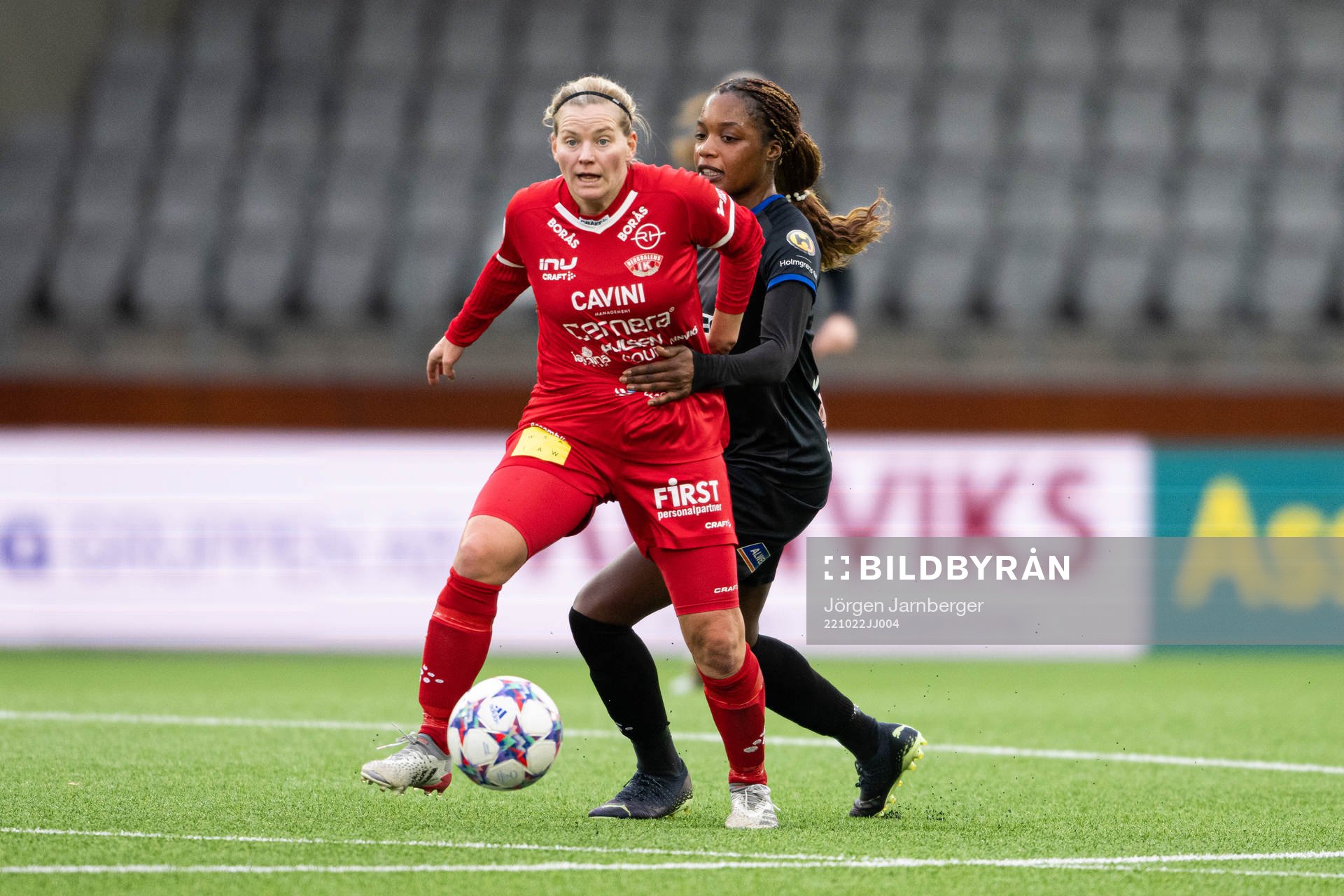 Bergdalens Sara Linden och Växjös Evelyn Ijeh