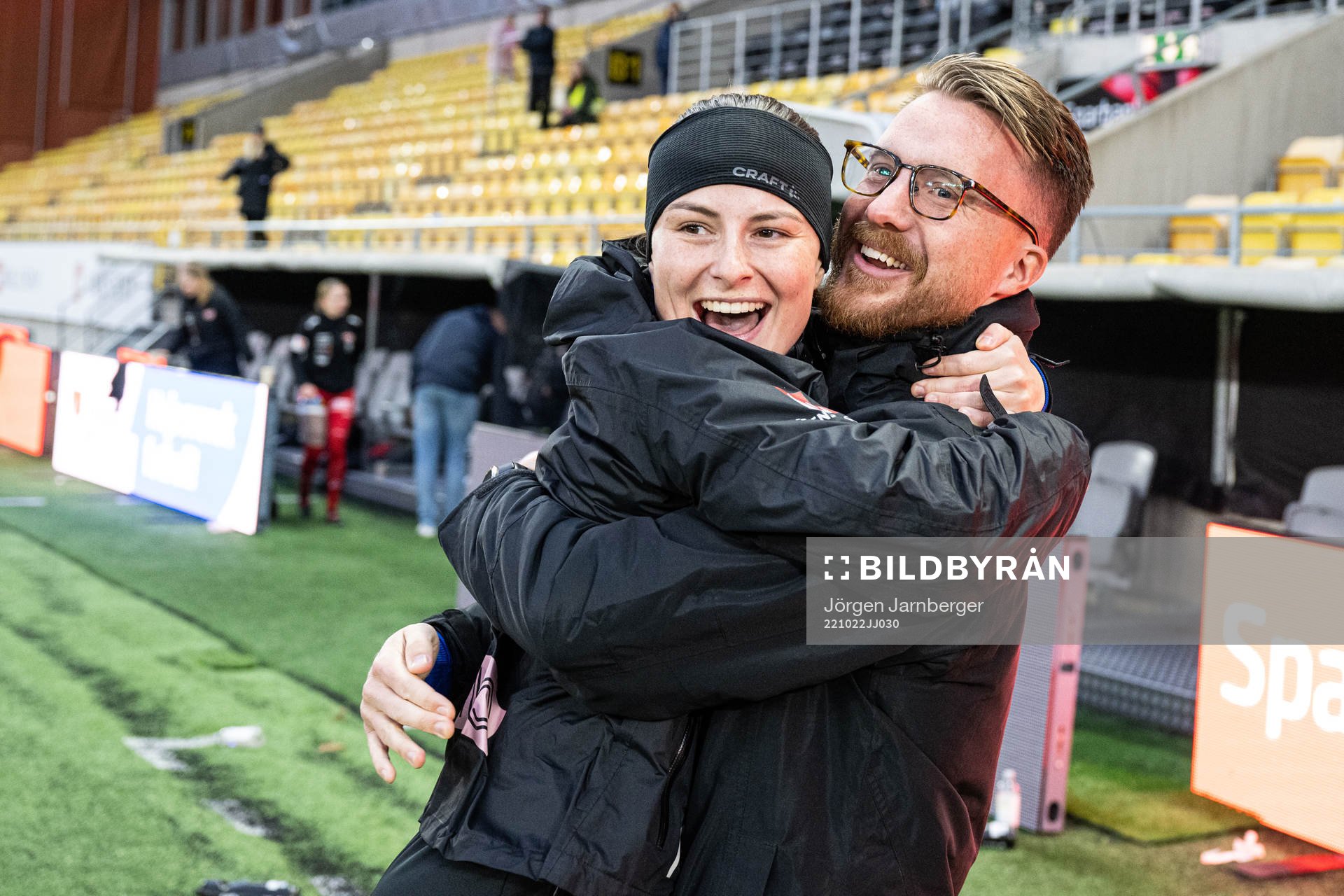 Växjös assisterande tränare Mathilda Bergstrand och