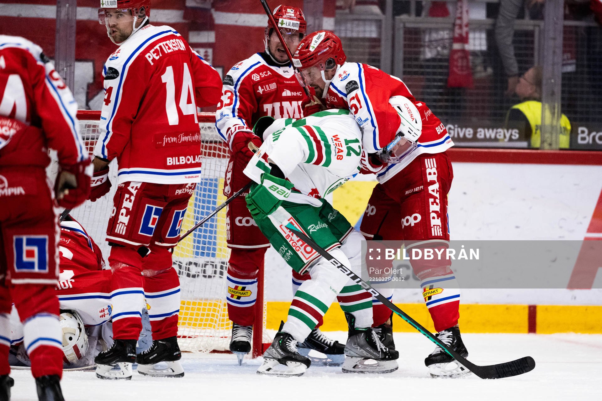 Rögles Brady Ferguson och Timrås Anton Lander