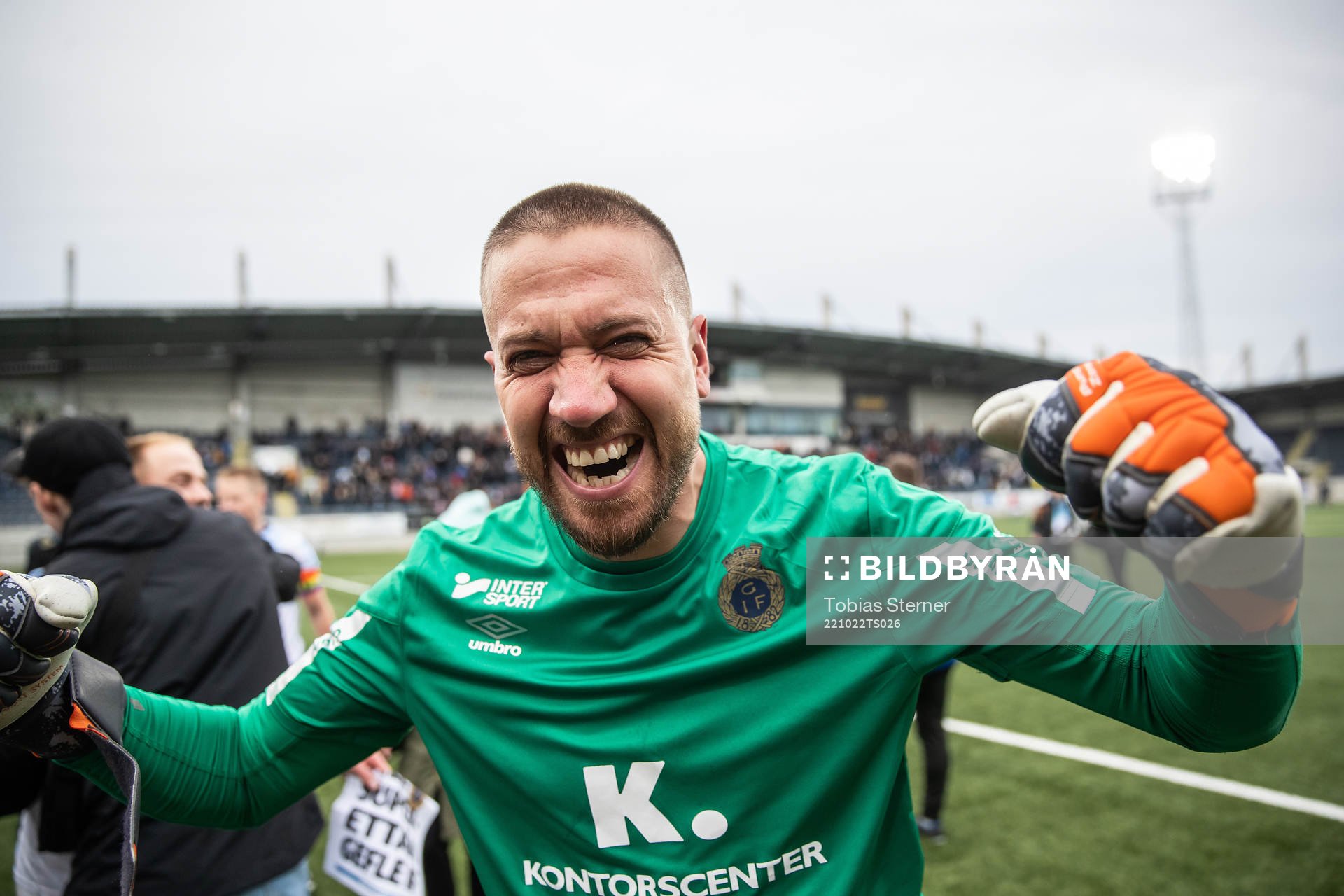 Gefles målvakt Tim Markström jublar