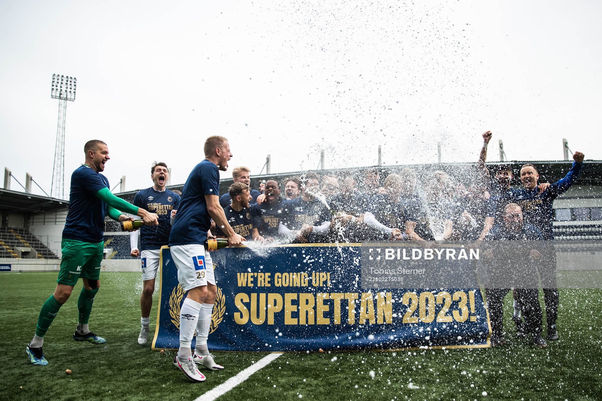 Gefles spelare jublar