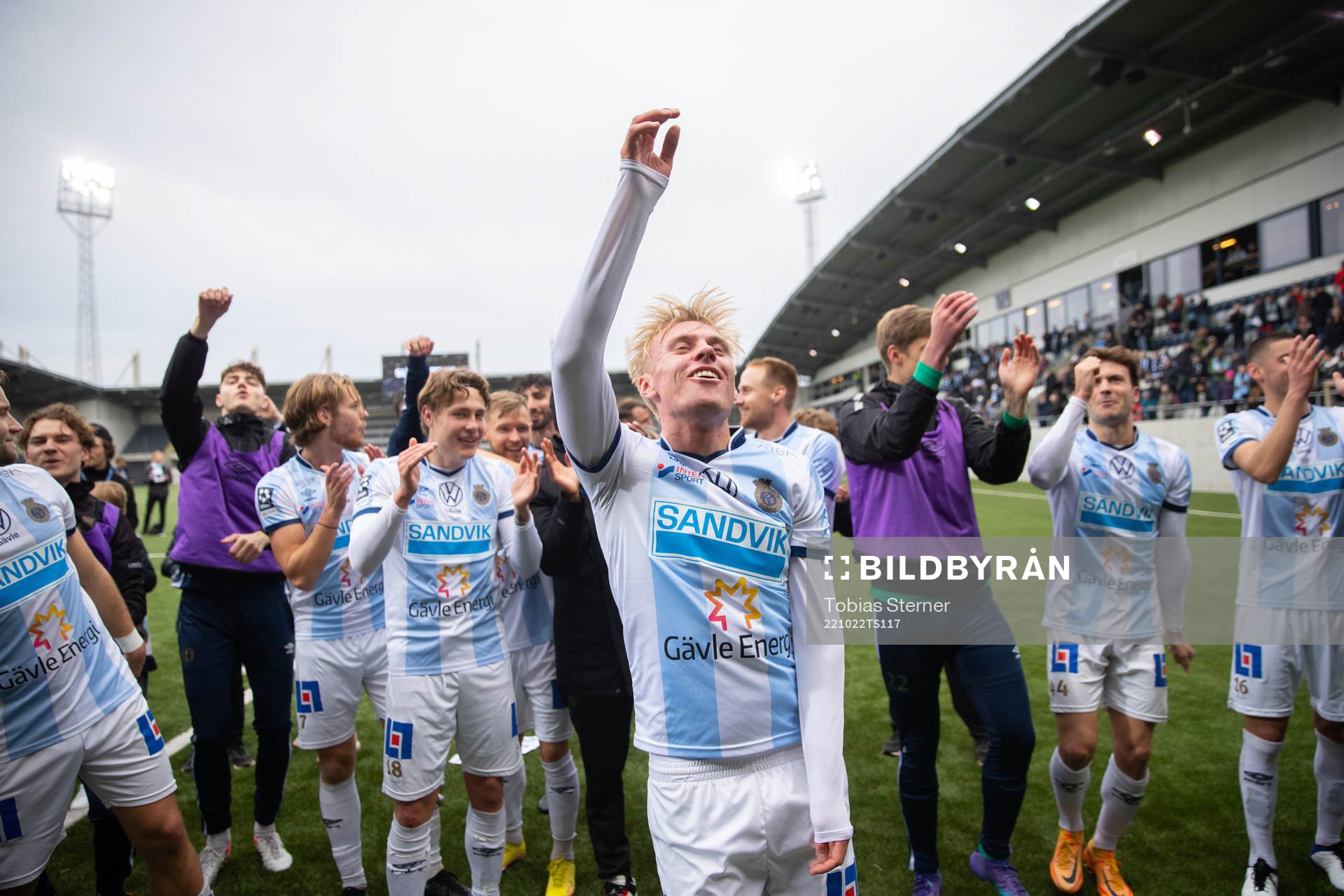 Gefles Oskar Karlsson jublar