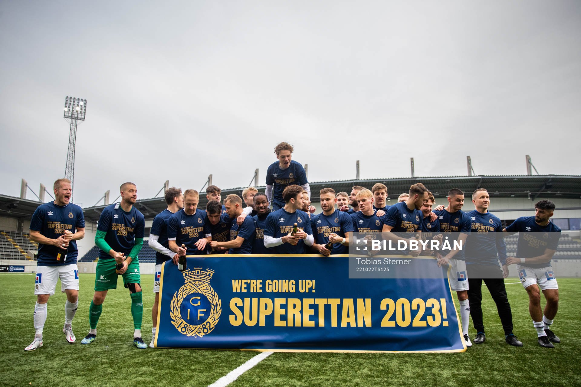 Gefles spelare jublar