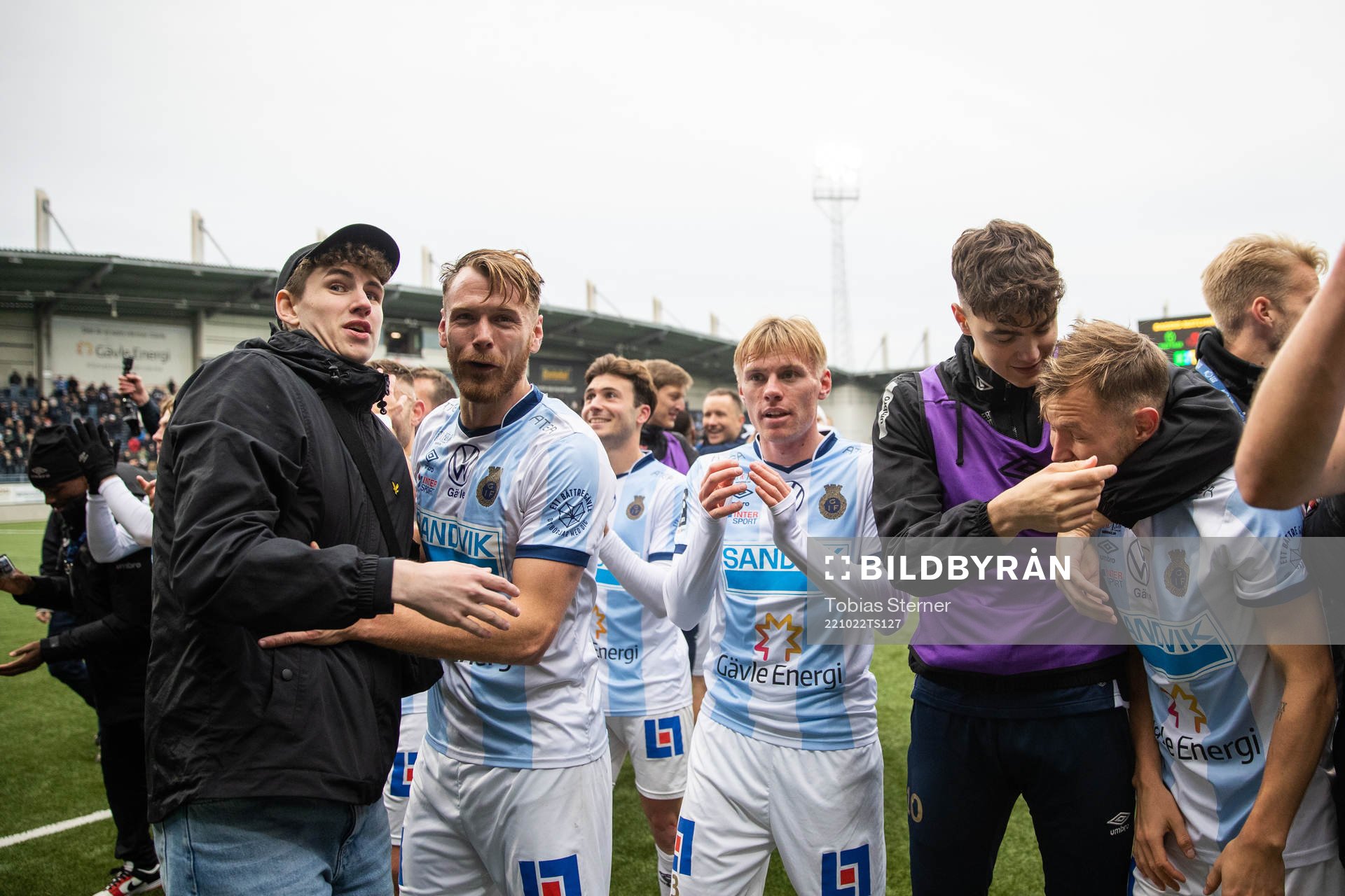 Gefles Leo Englund och Oskar Karlsson jublar