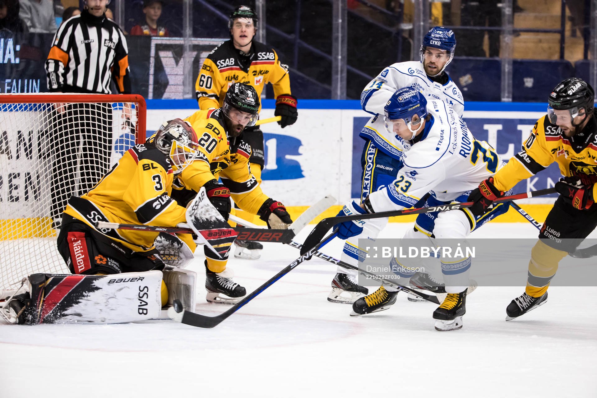 Luleås målvakt Matteus Ward och Leksands Mikael Ruohomaa