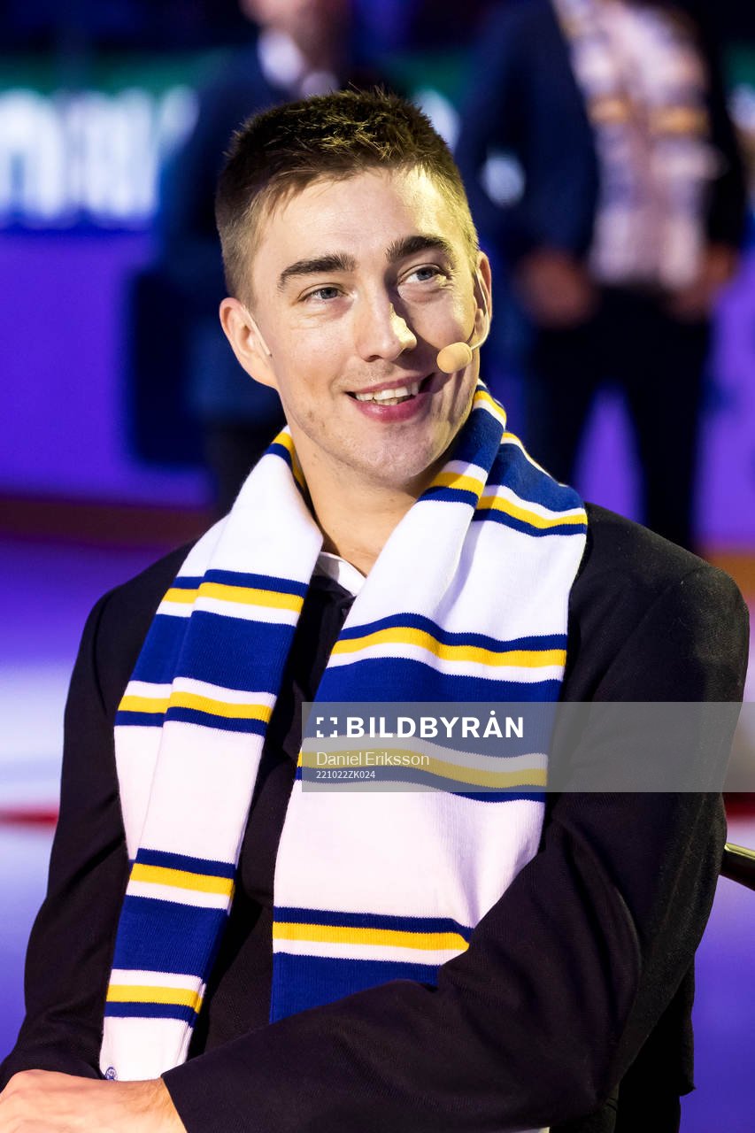 Tobias Forsberg hyllas innan ishockeymatchen i SHL mellan