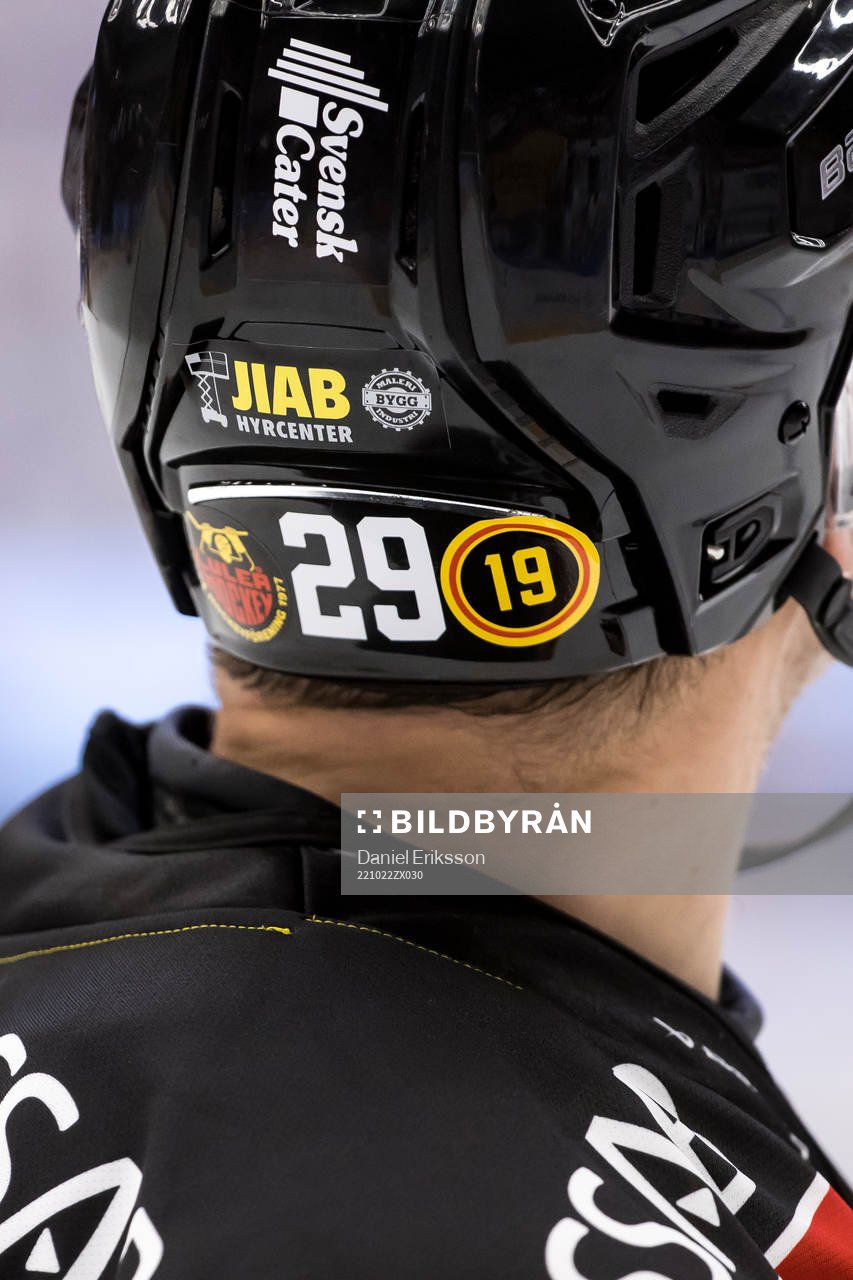 Luleås  hjälm med nummer 19 för Tobias Forsberg
