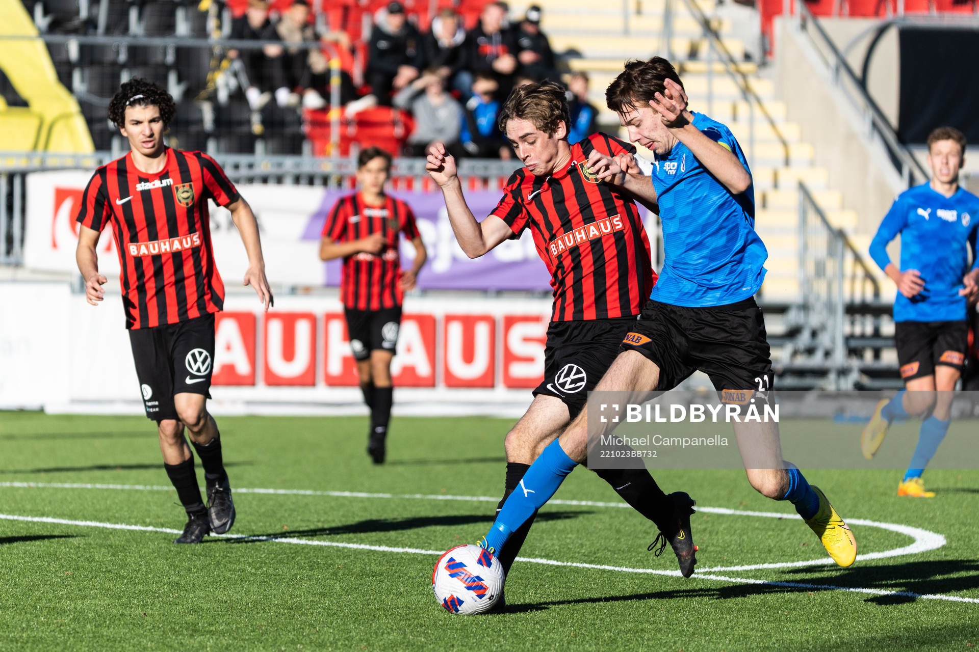 Brommapojkarnas Vidar Hansson och Halmstads Vincent