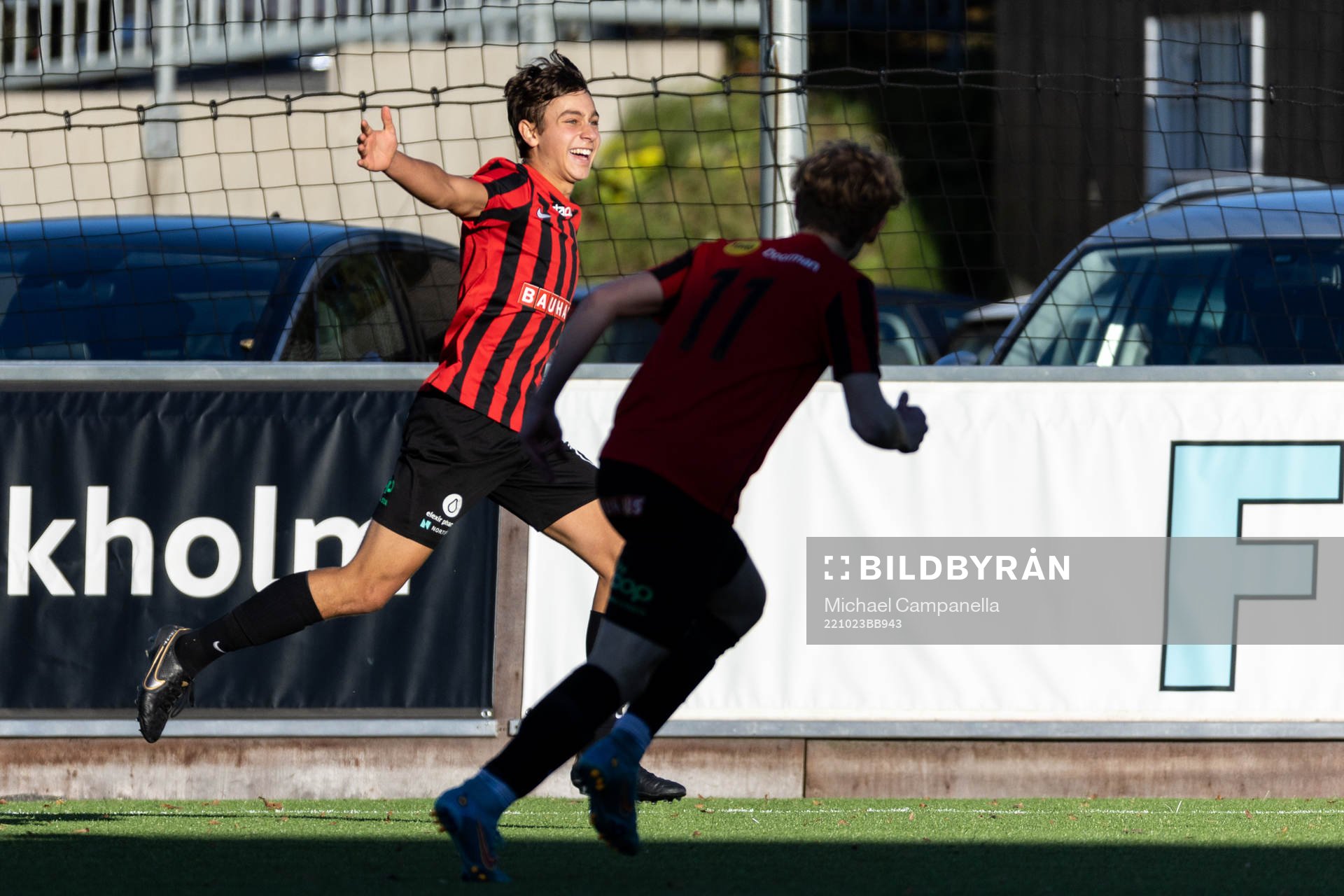 Brommapojkarnas Charlie Antonelius jublar