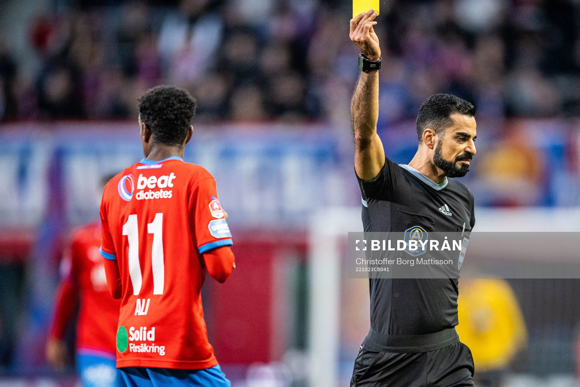Domare Mohammed Al-Hakim ger gult kort till Helsingborgs