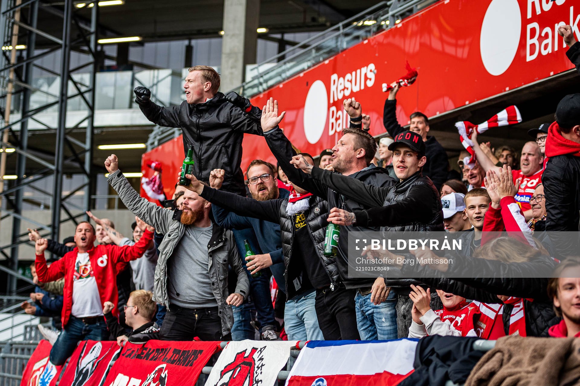 Degerfors supportrar jublar