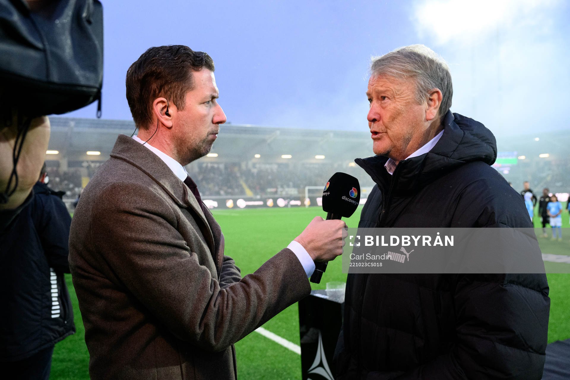 Malmö FFs tränare Åge Hareide blir intervjuad av Discovery innan fotbollsmatchen i Allsvenskan mellan Häcken och Malmö FF den 23 oktober 2022 i Göteborg.