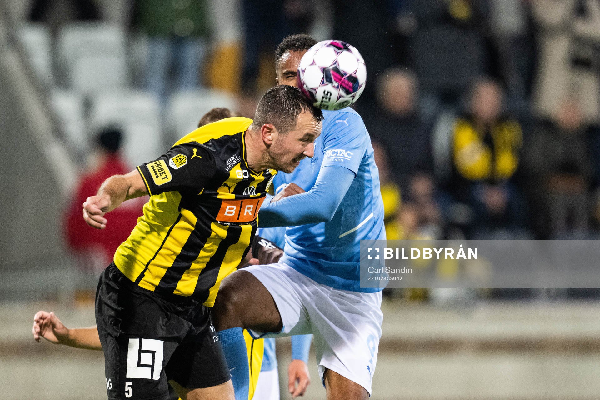 Häckens Even Hovland och Malmö FFs Isaac Kiese Thelin