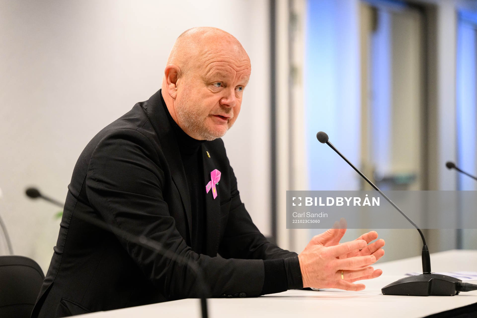 Häckens tränare Per-Mathias Høgmo på en presskonferens