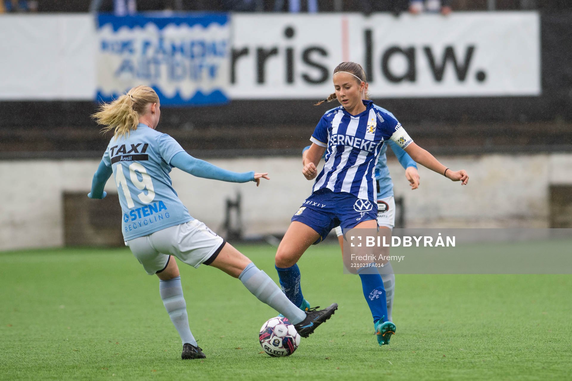 IFK Göteborgs Lagkapten Isabella Svanström under fotbollsmatchen i kvalet till damernas Division 1 mellan IFK Göteborg och Viken den 23 oktober 2022 i Göteborg.