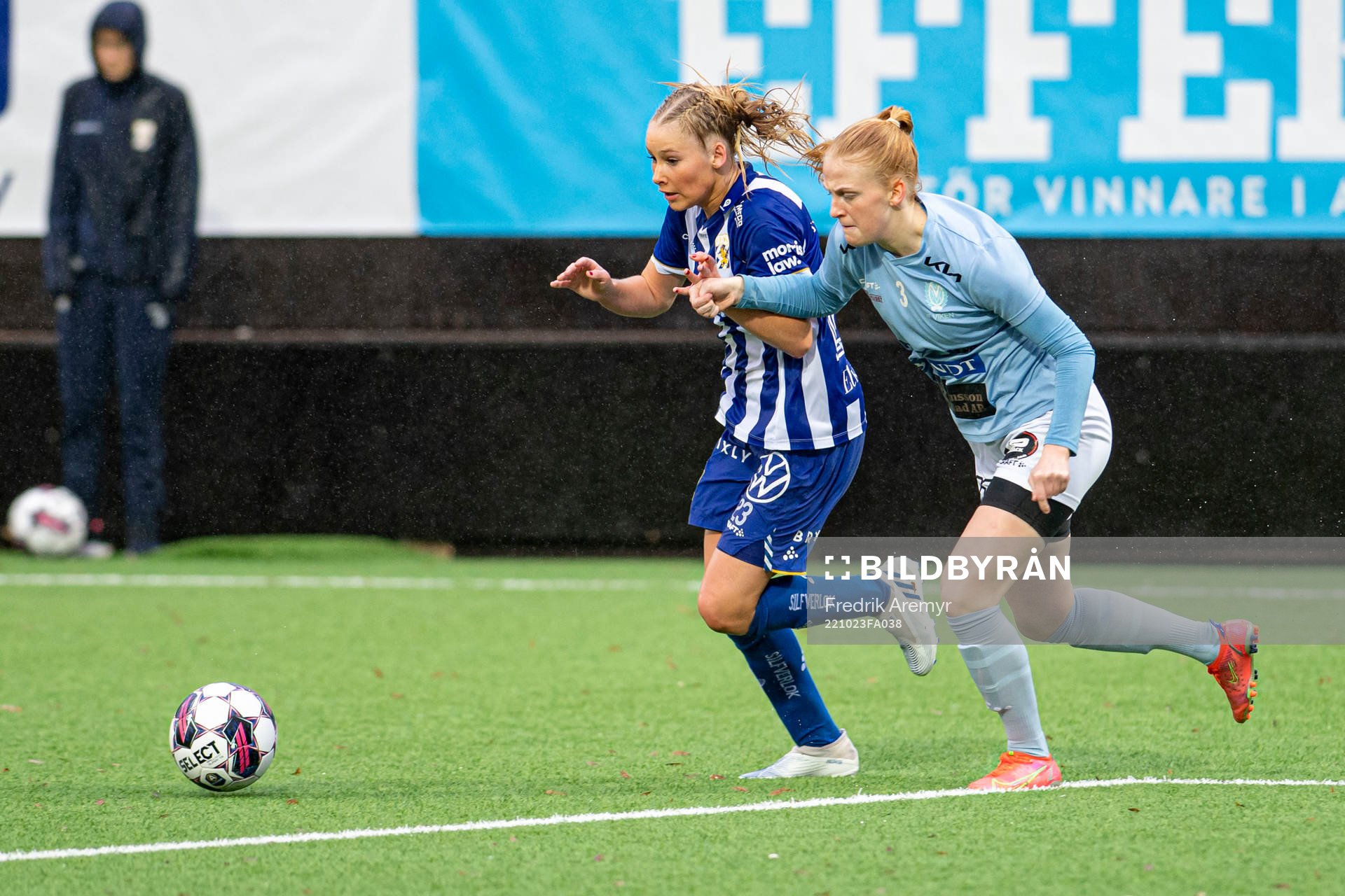 IFK Göteborgs Leia Molund och Vikens Tilda Blomquist