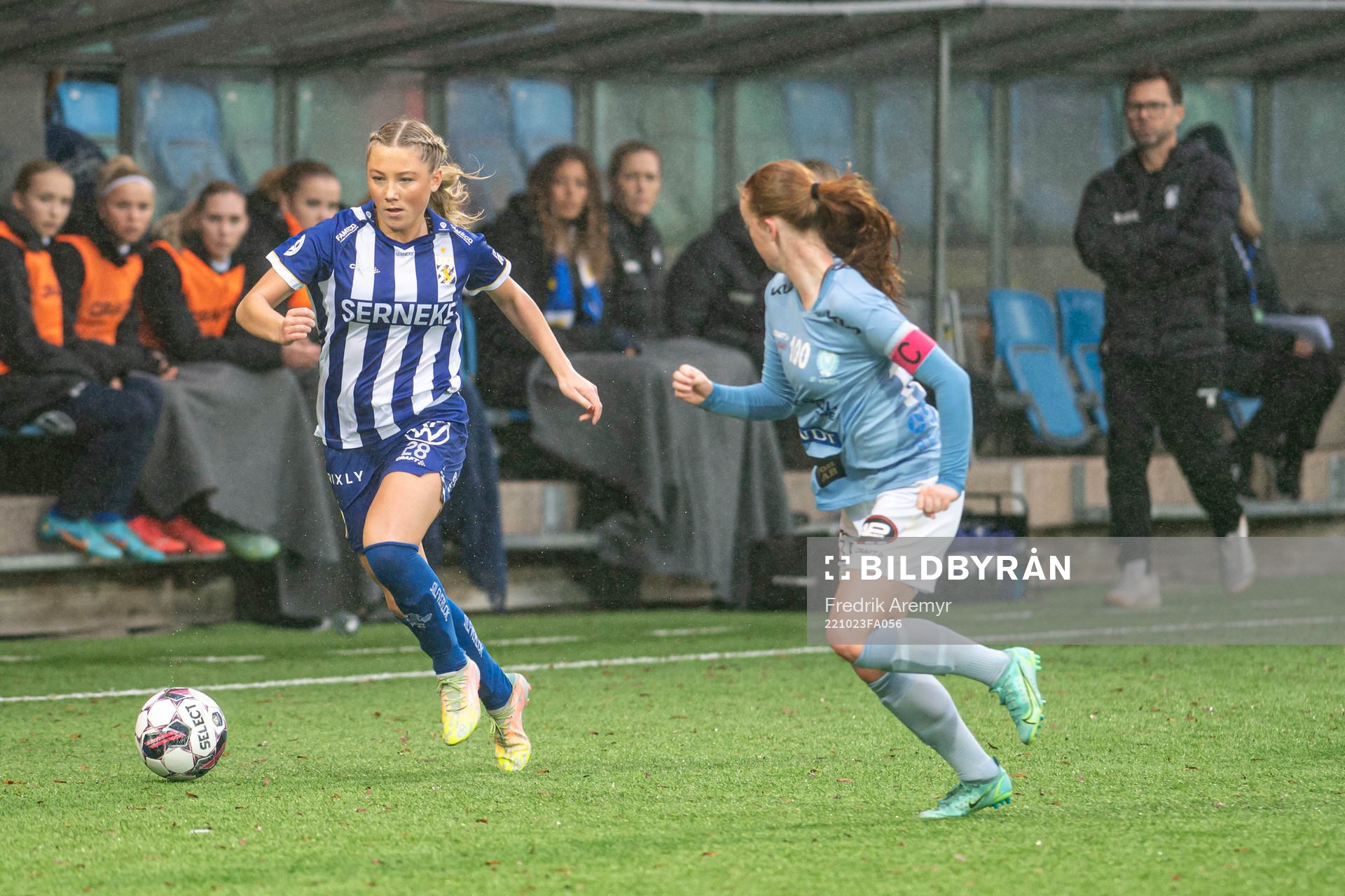 IFK Göteborgs Ebba Fjordskär och Vikens Lagkapten Klara